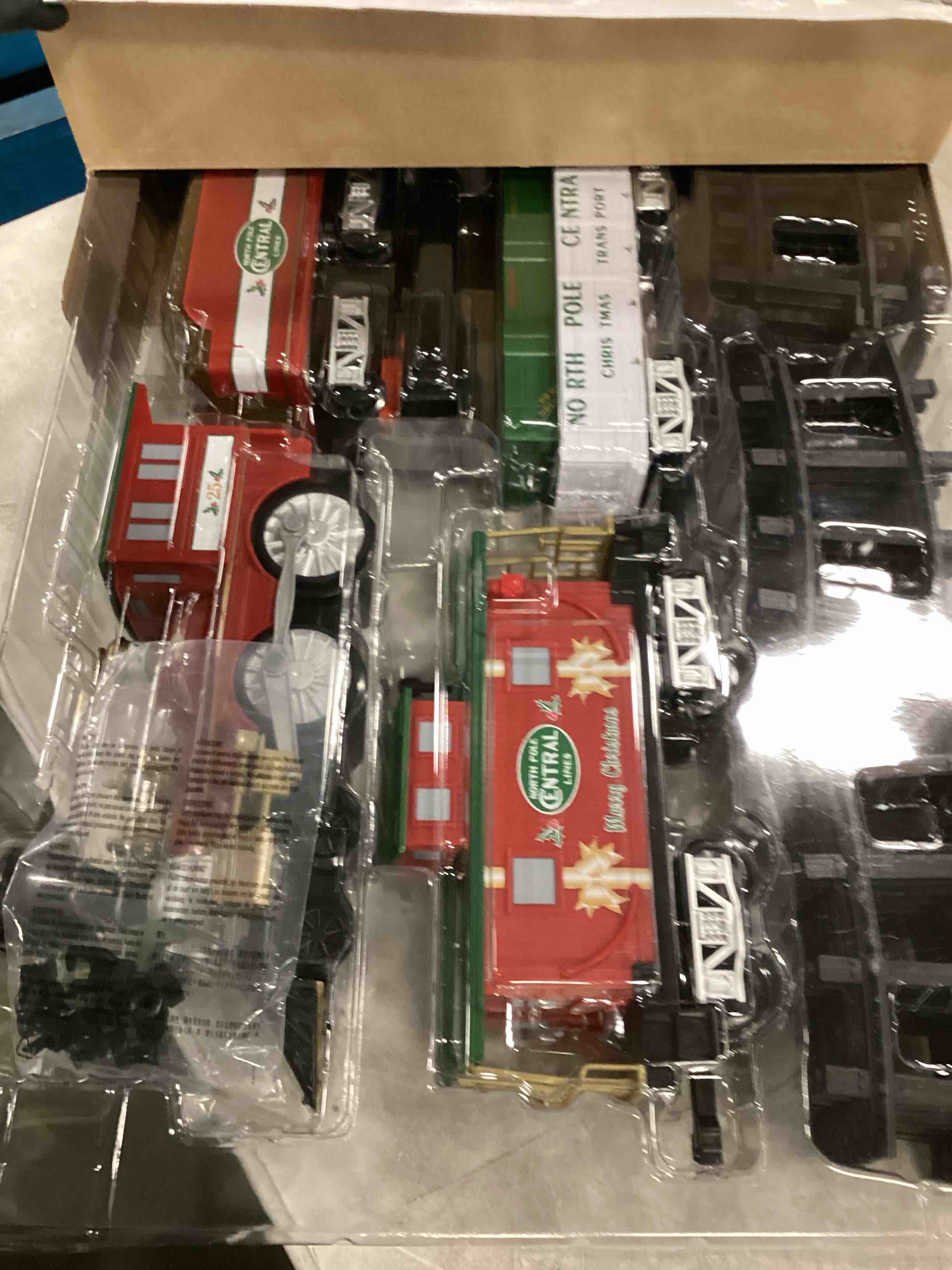 https://s3.amazonaws.com/lotting-images-prod/bidfta/PNK2245001_1742493215414.jpeg