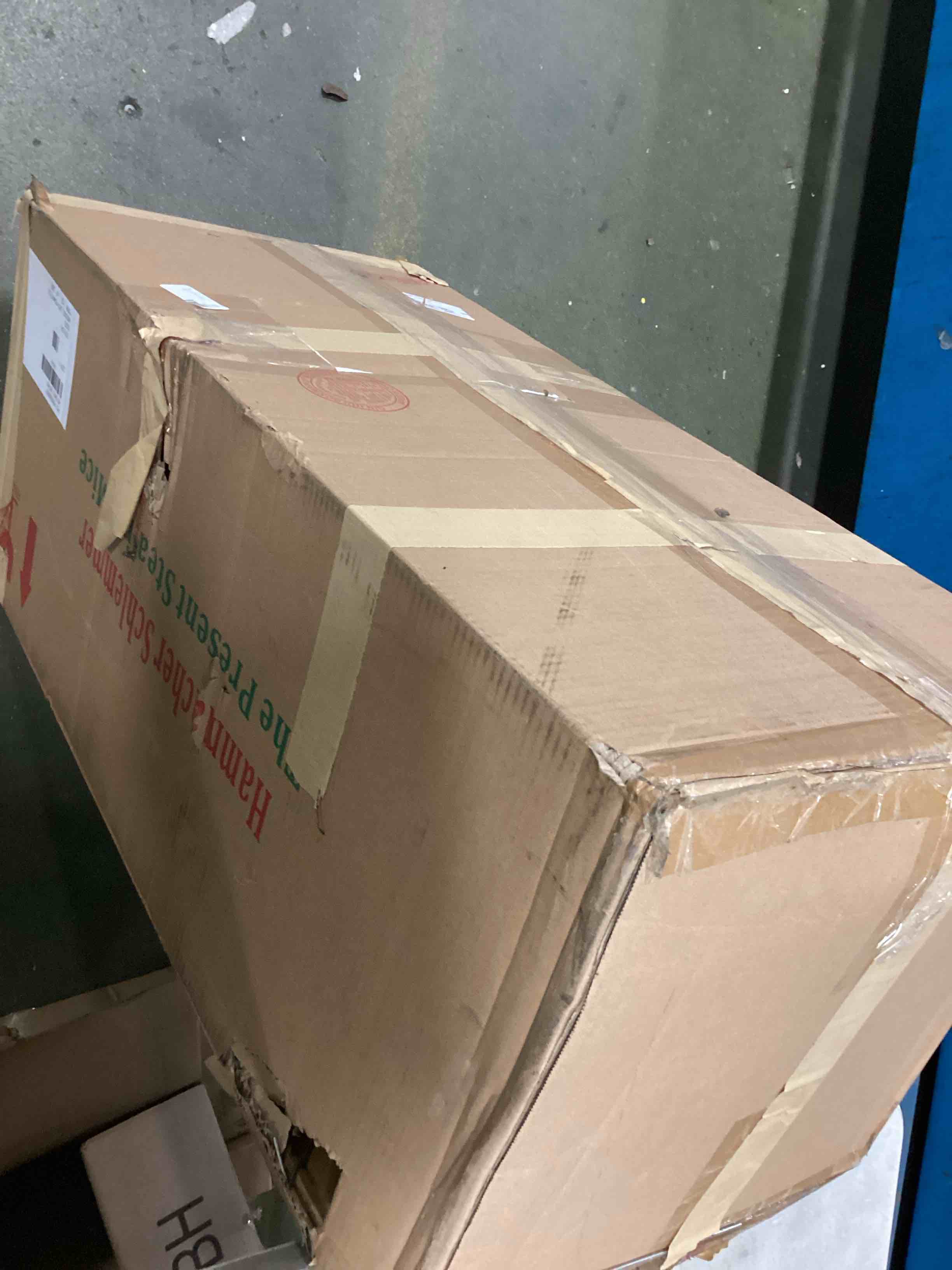https://s3.amazonaws.com/lotting-images-prod/bidfta/PNK2245005_1742492204980.jpeg
