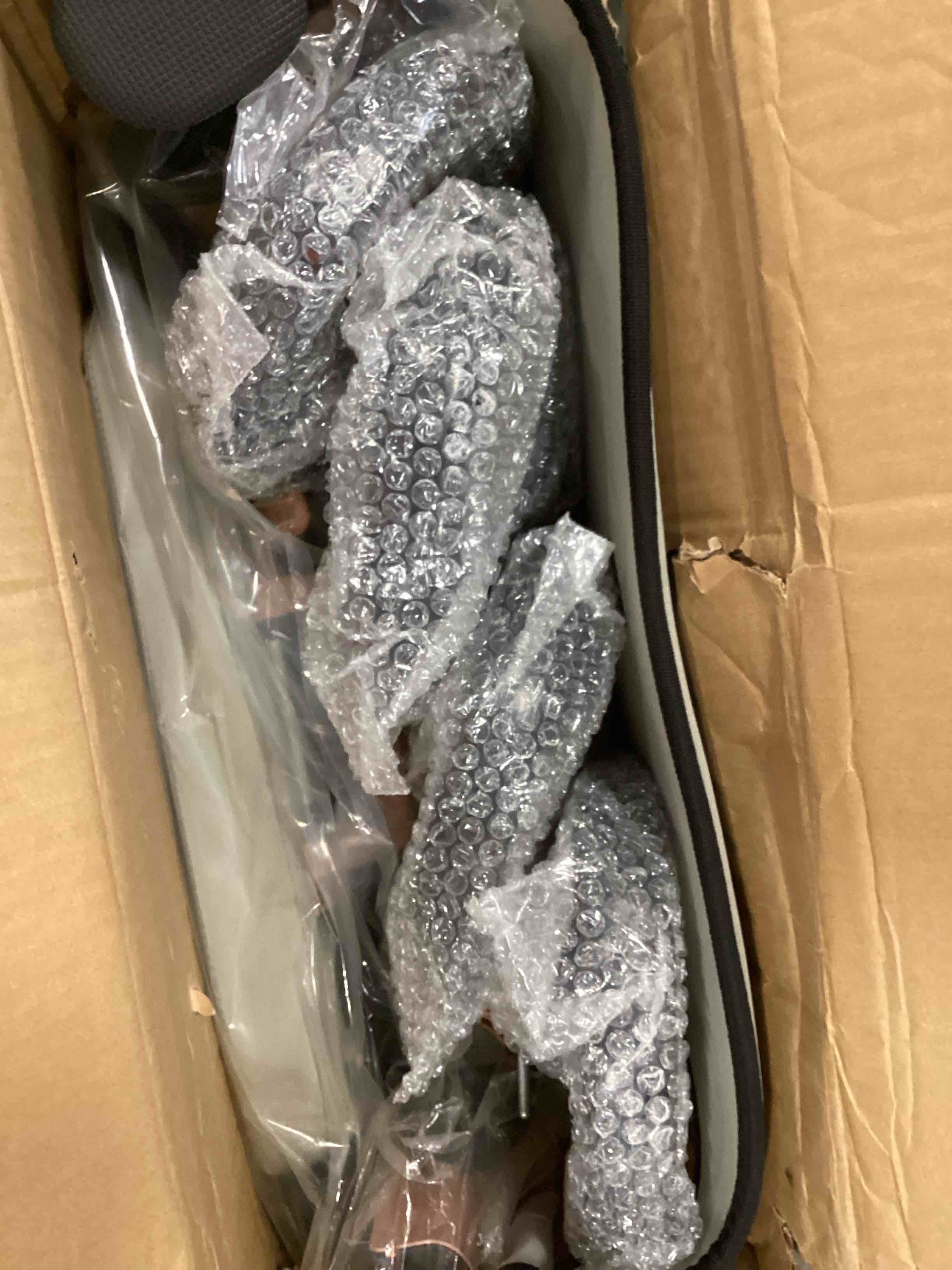 https://s3.amazonaws.com/lotting-images-prod/bidfta/PNK2245118_1742564785636.jpeg