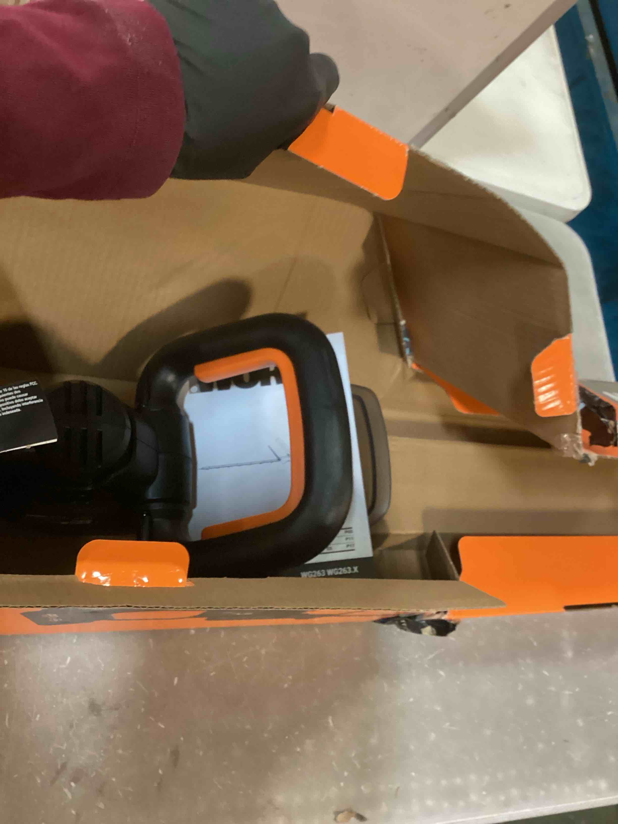 https://s3.amazonaws.com/lotting-images-prod/bidfta/PNK2246315_1743169245112.jpeg