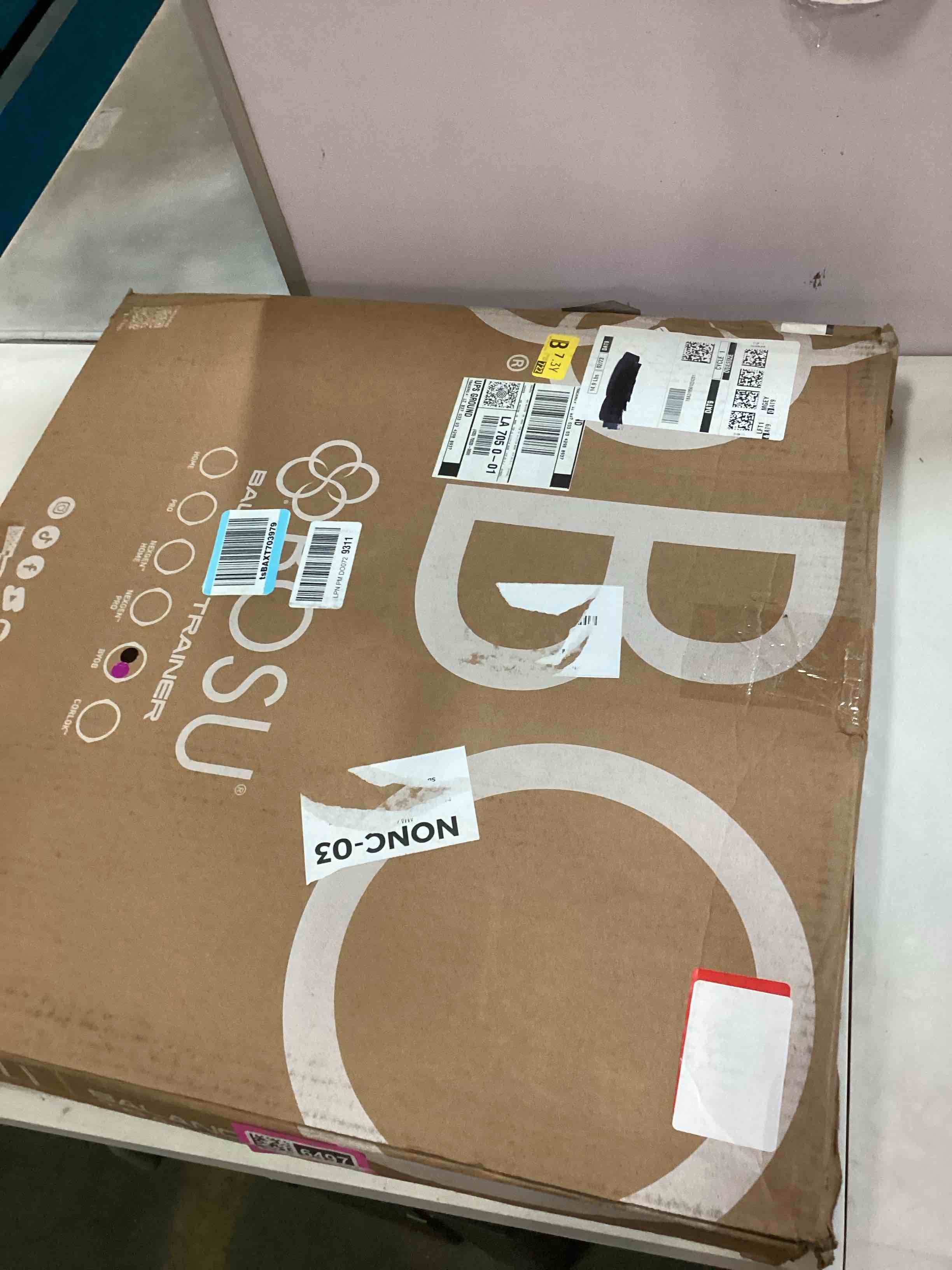 https://s3.amazonaws.com/lotting-images-prod/bidfta/PNK2246497_1743425341042.jpeg