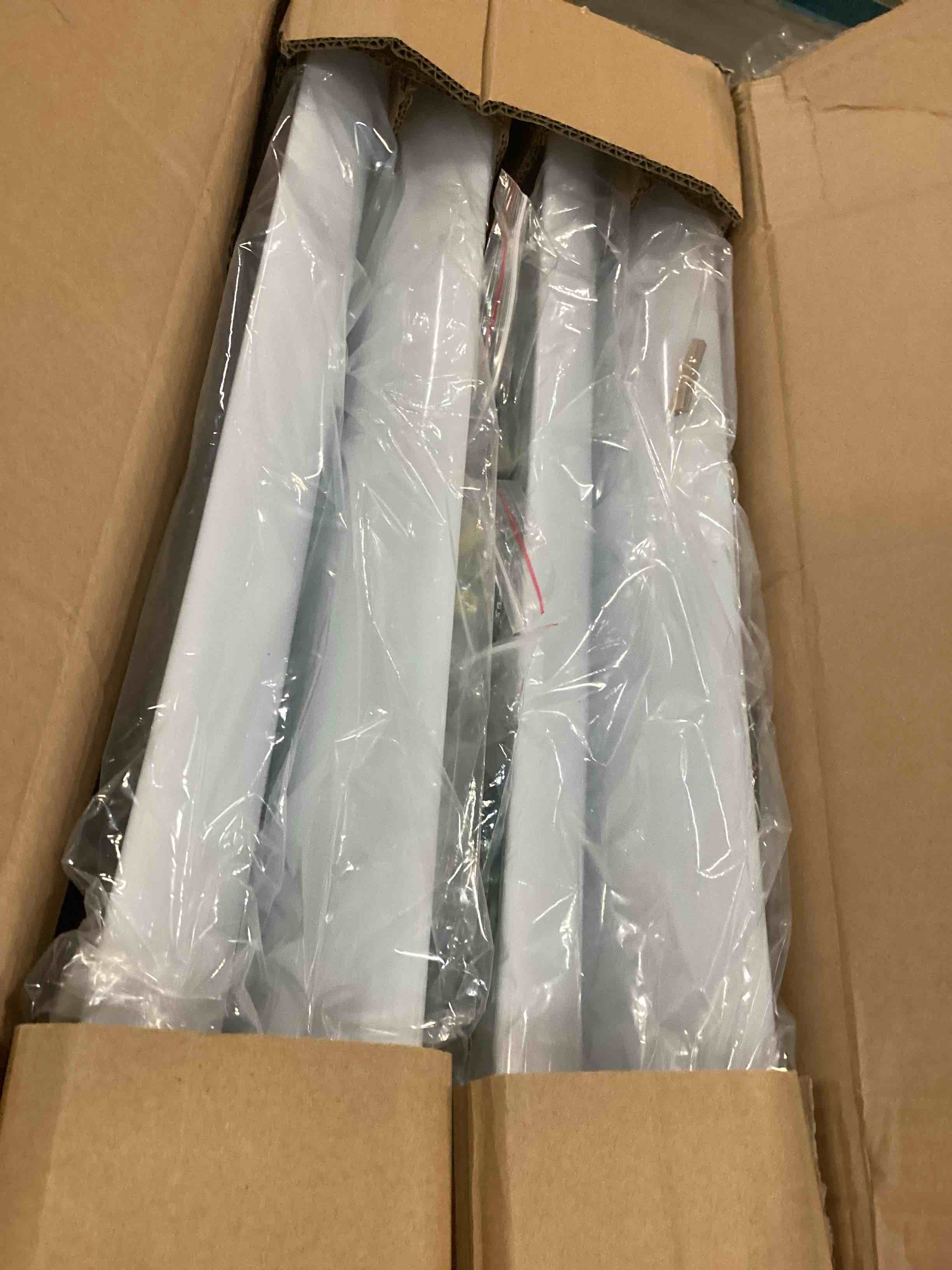 https://s3.amazonaws.com/lotting-images-prod/bidfta/PNK2246574_1743433417701.jpeg
