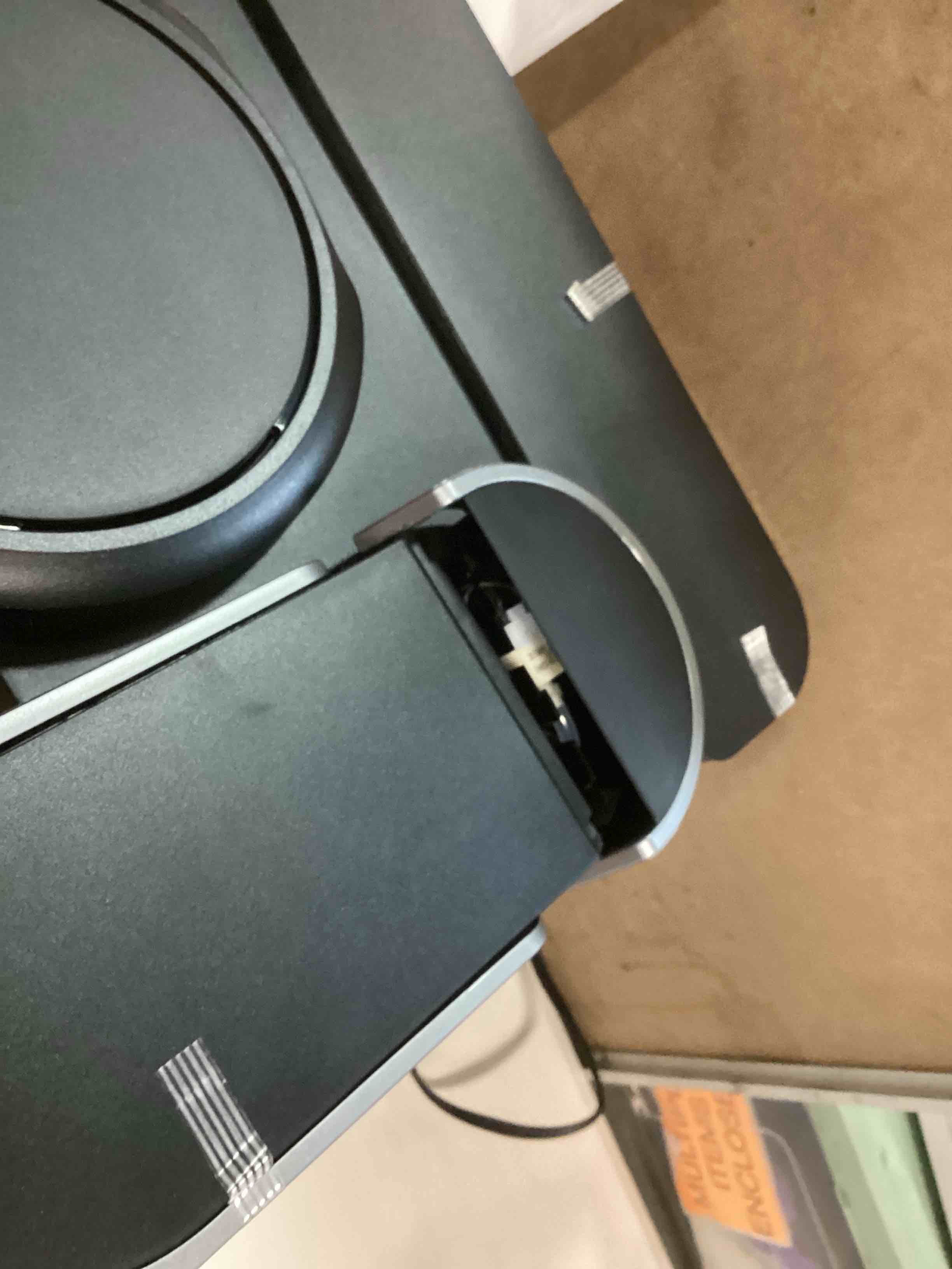 https://s3.amazonaws.com/lotting-images-prod/bidfta/PNK2246991_1743595962779.jpeg