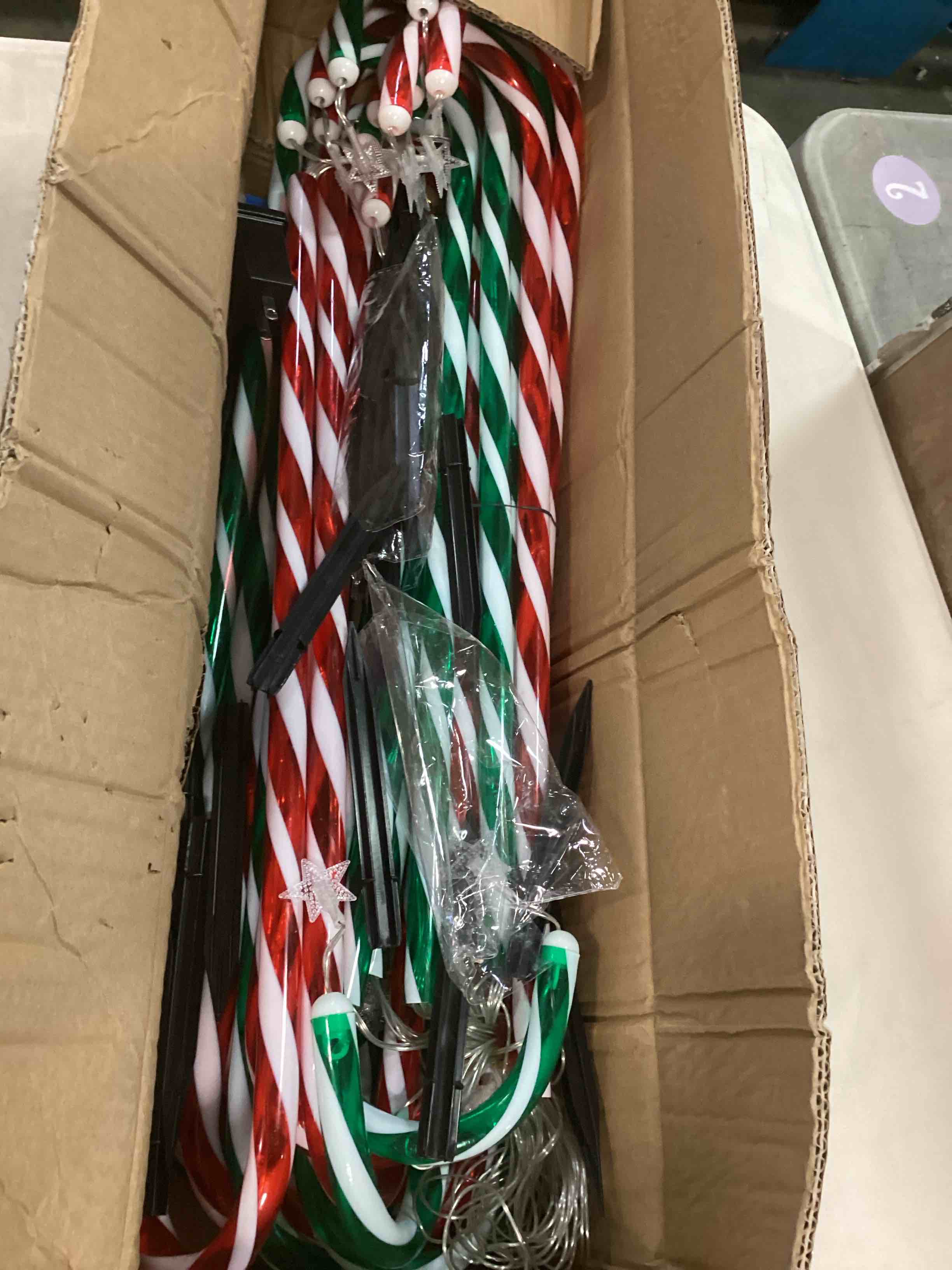 https://s3.amazonaws.com/lotting-images-prod/bidfta/PNK2247198_1743621749768.jpeg