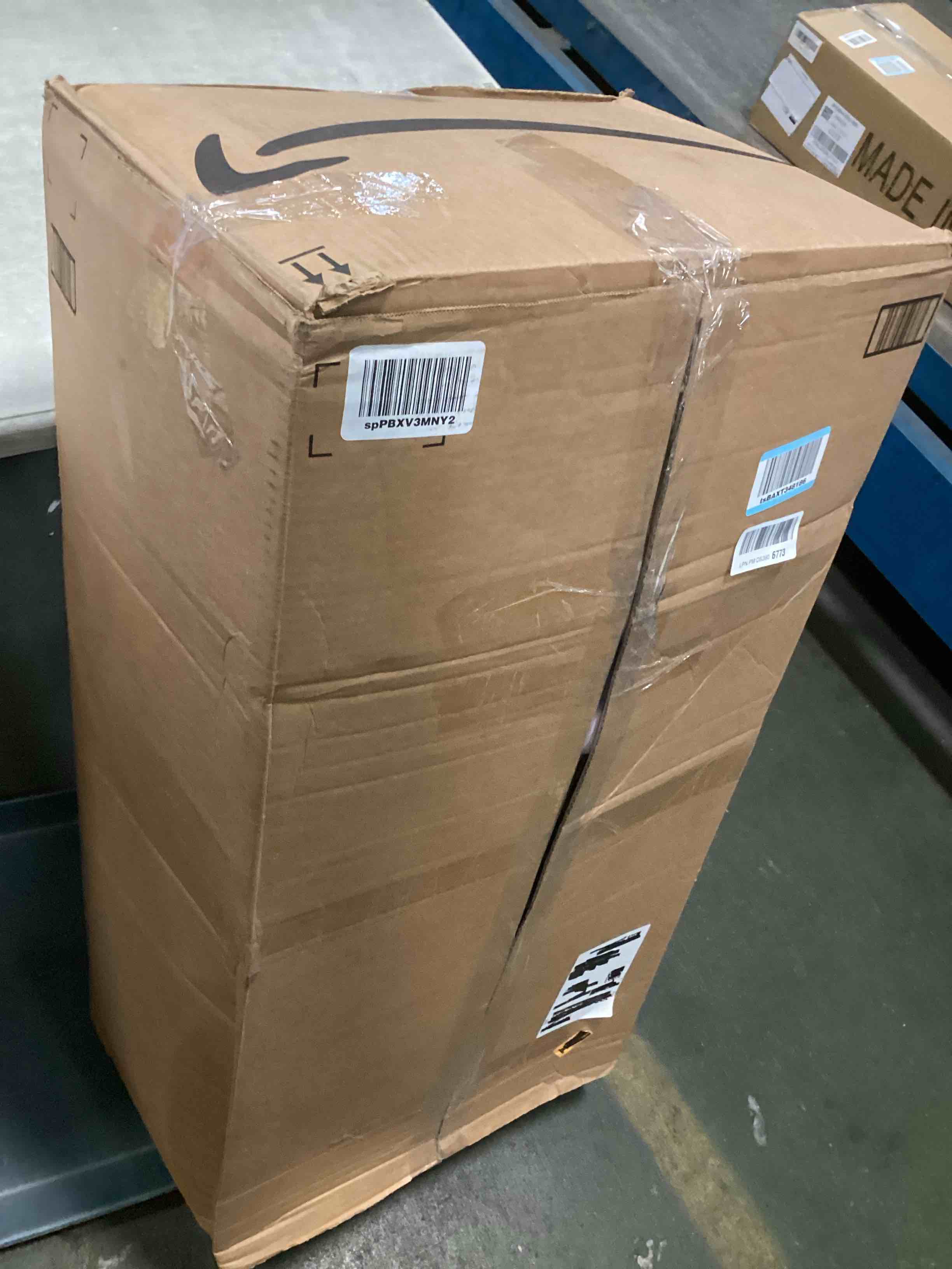 https://s3.amazonaws.com/lotting-images-prod/bidfta/PNK2247559_1744032046021.jpeg