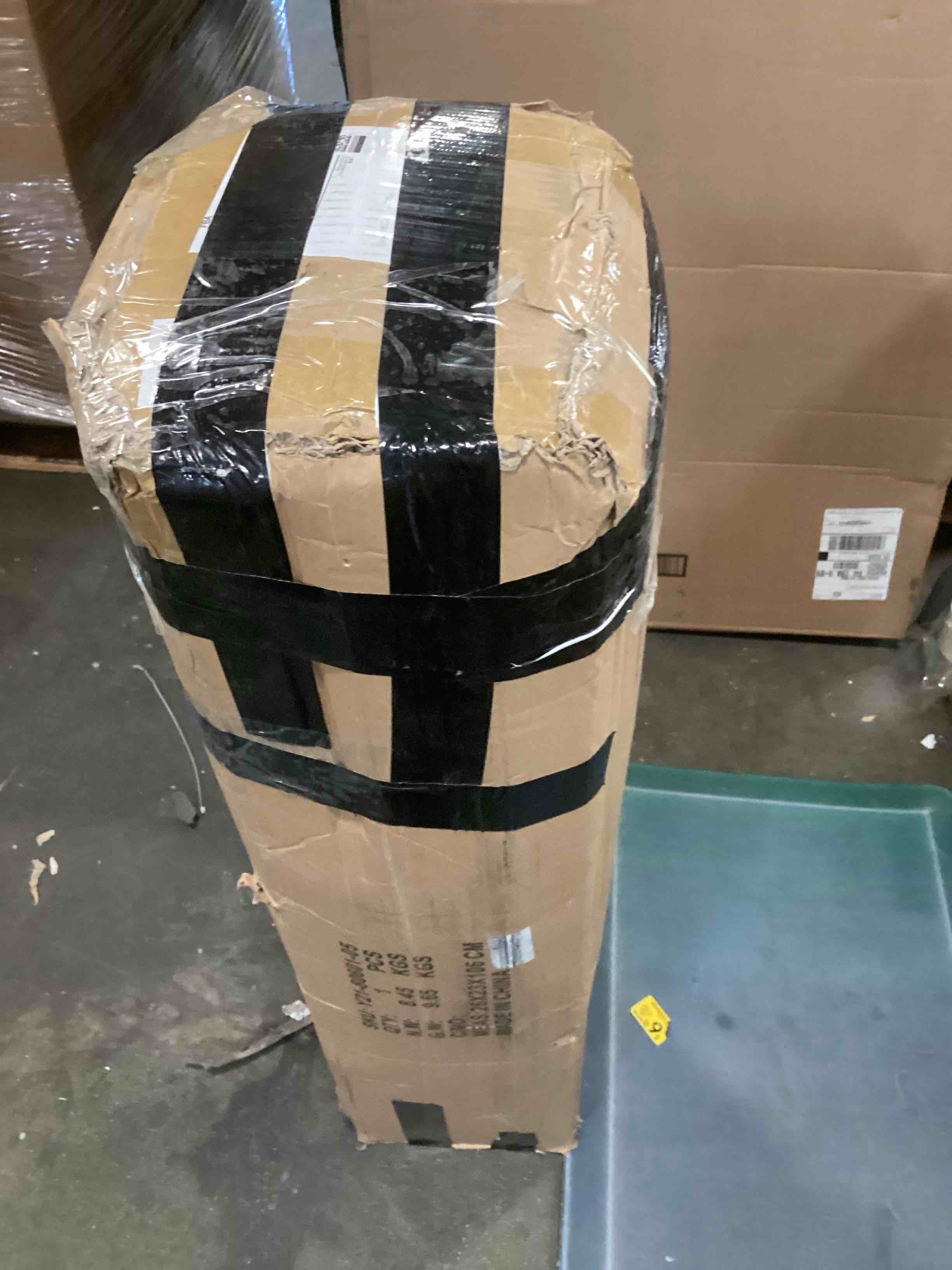 https://s3.amazonaws.com/lotting-images-prod/bidfta/PNK2247714_1744051842349.jpeg