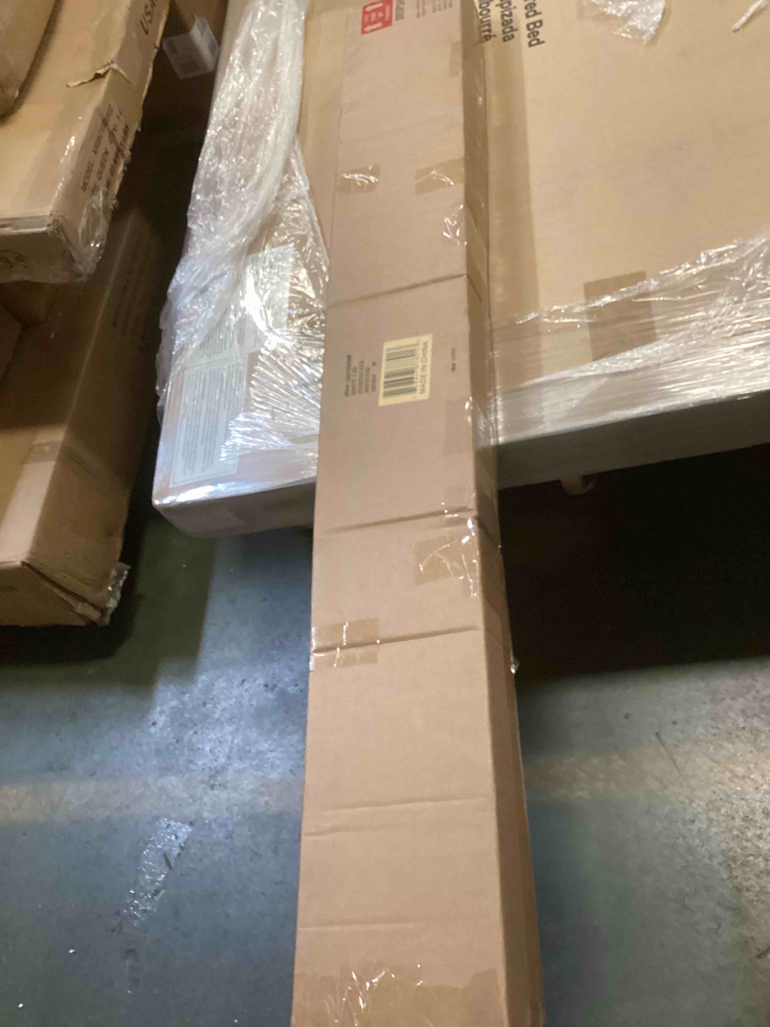 https://s3.amazonaws.com/lotting-images-prod/bidfta/PNK2247832_1744126168516.jpeg