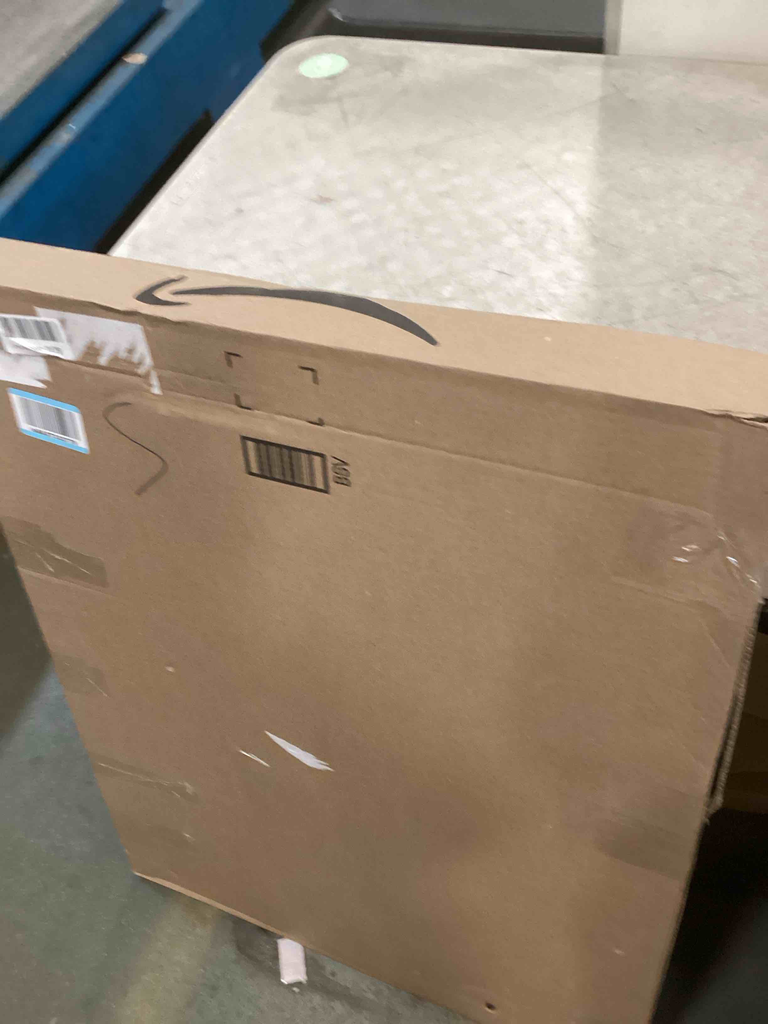 https://s3.amazonaws.com/lotting-images-prod/bidfta/PNK2247981_1744210147536.jpeg