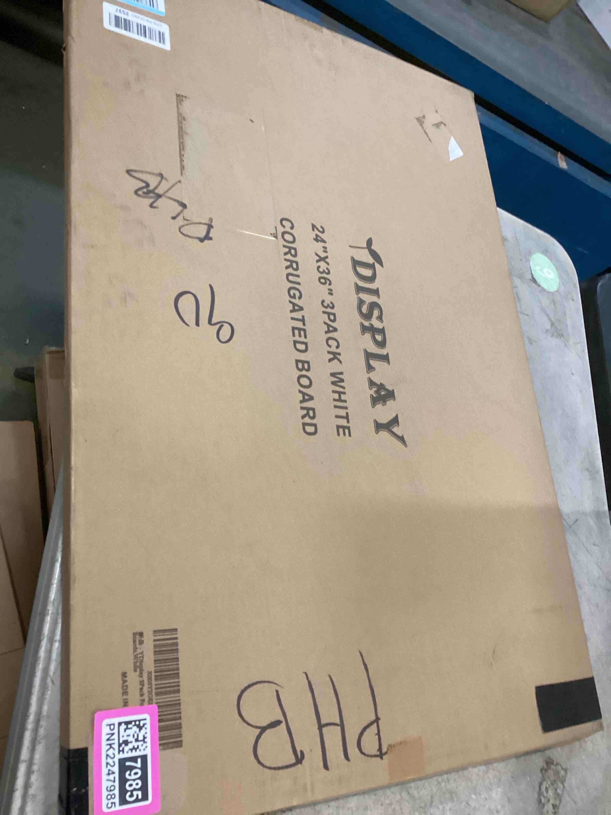 https://s3.amazonaws.com/lotting-images-prod/bidfta/PNK2247985_1744210843812.jpeg