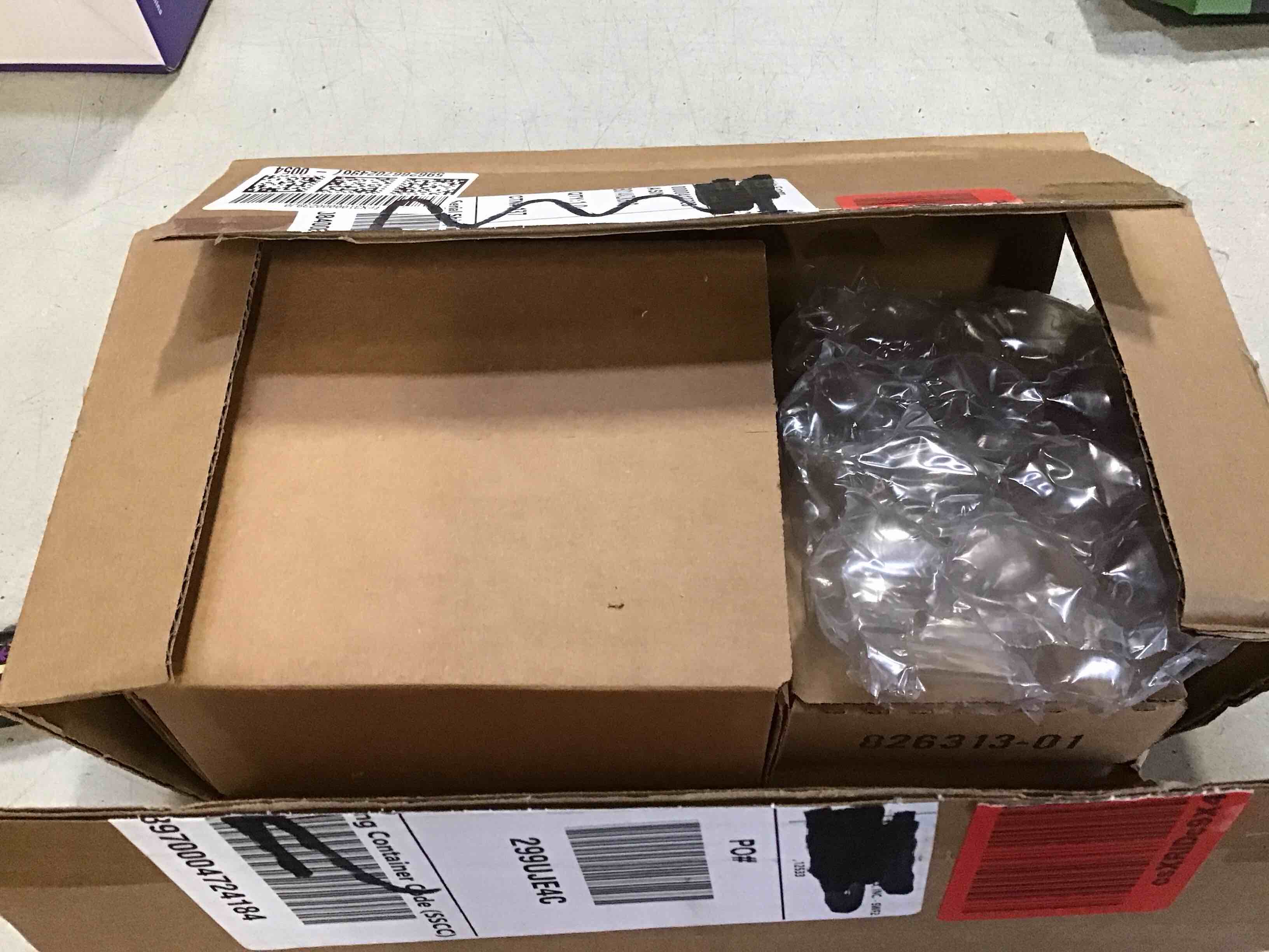 https://s3.amazonaws.com/lotting-images-prod/bidfta/PNK2248035_1739292147348.jpeg