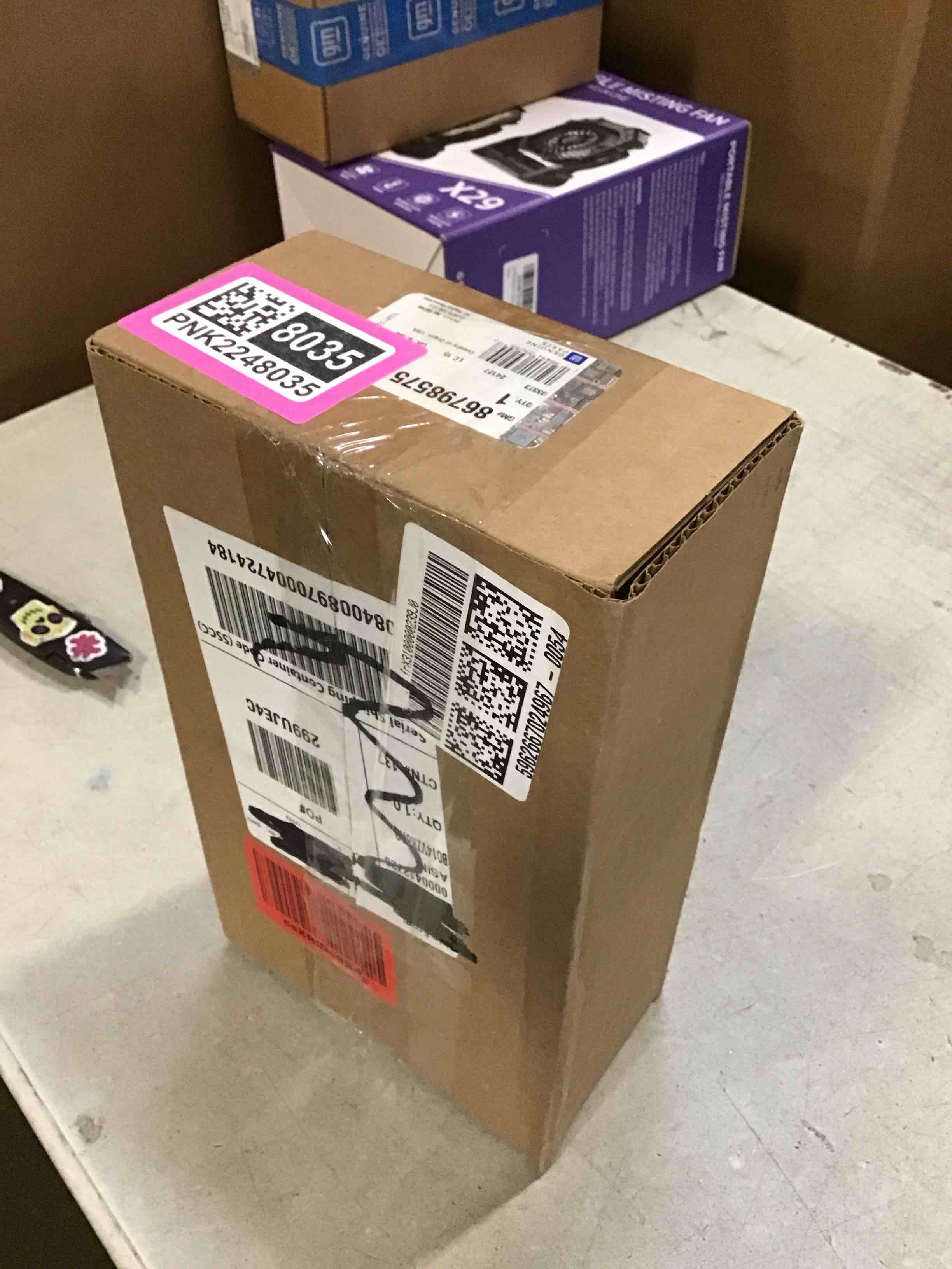 https://s3.amazonaws.com/lotting-images-prod/bidfta/PNK2248035_1739292178072.jpeg