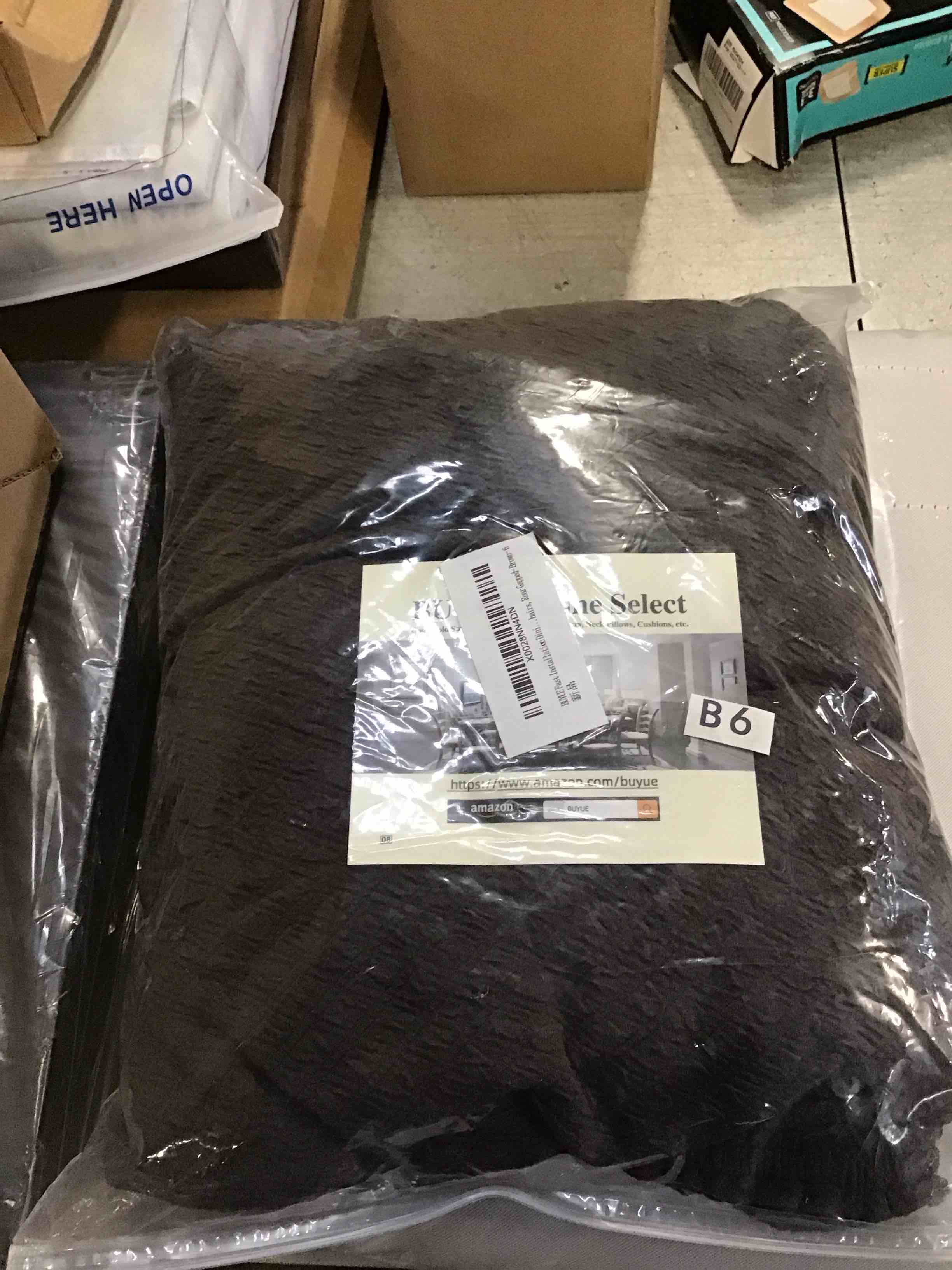 https://s3.amazonaws.com/lotting-images-prod/bidfta/PNK2248335_1739377462979.jpeg