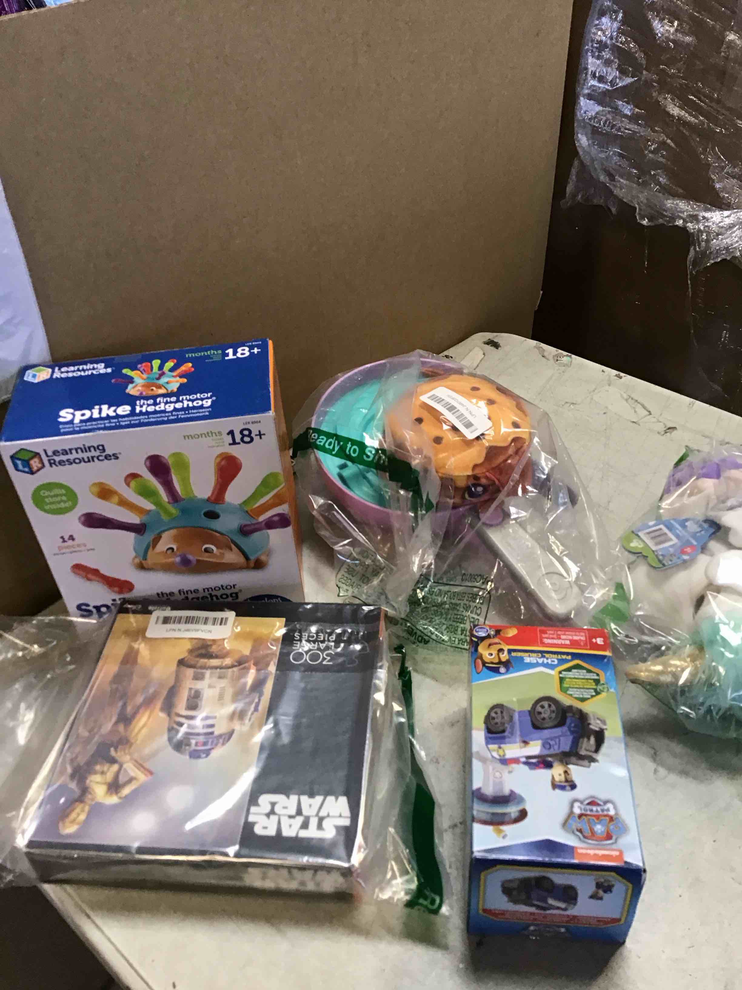 ASSORTED OF (5) TOYS FOR BOYS AND GIRLS ()STYLE MAY VARY ()