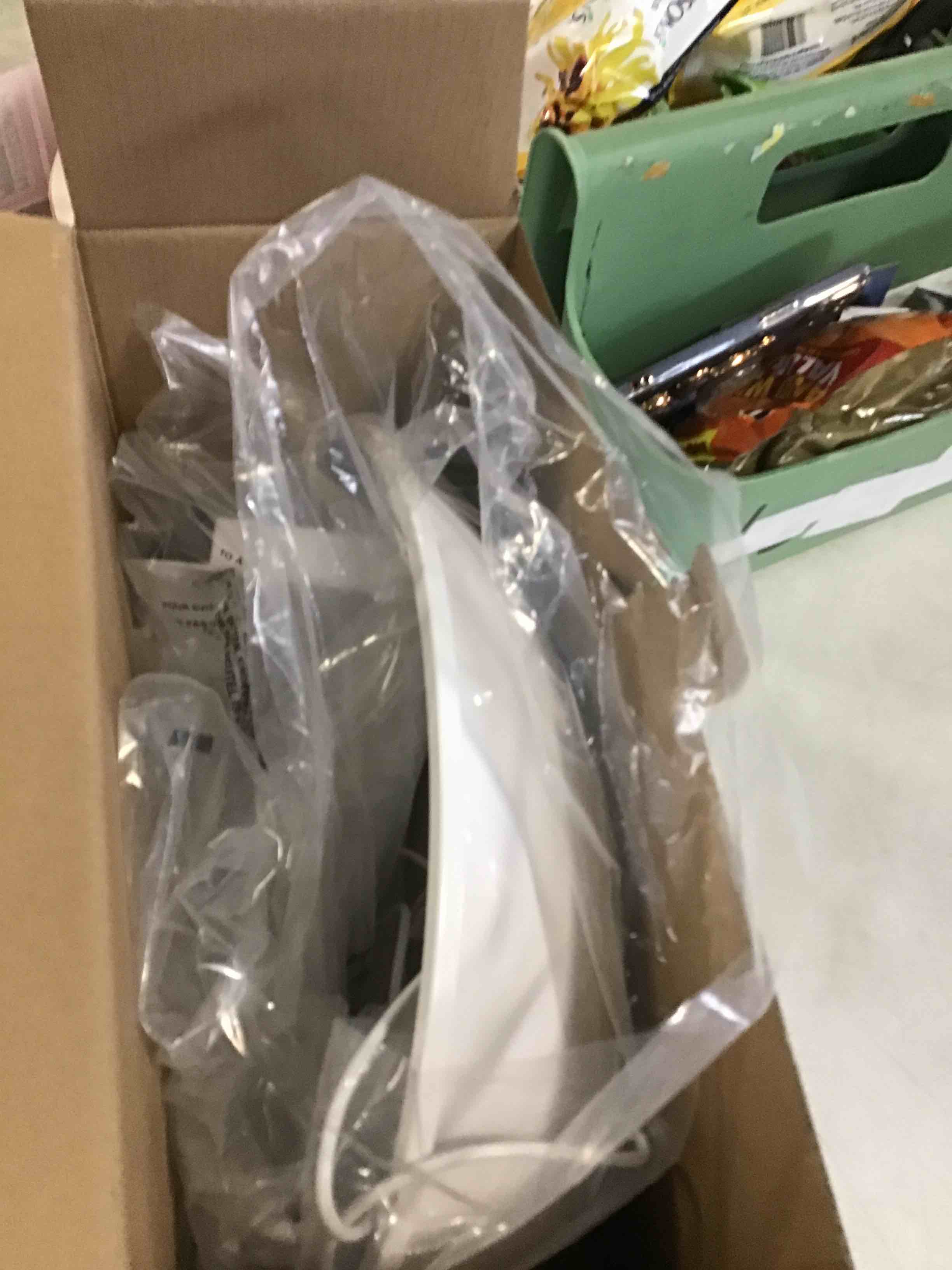 https://s3.amazonaws.com/lotting-images-prod/bidfta/PNK2251179_1739291337271.jpeg