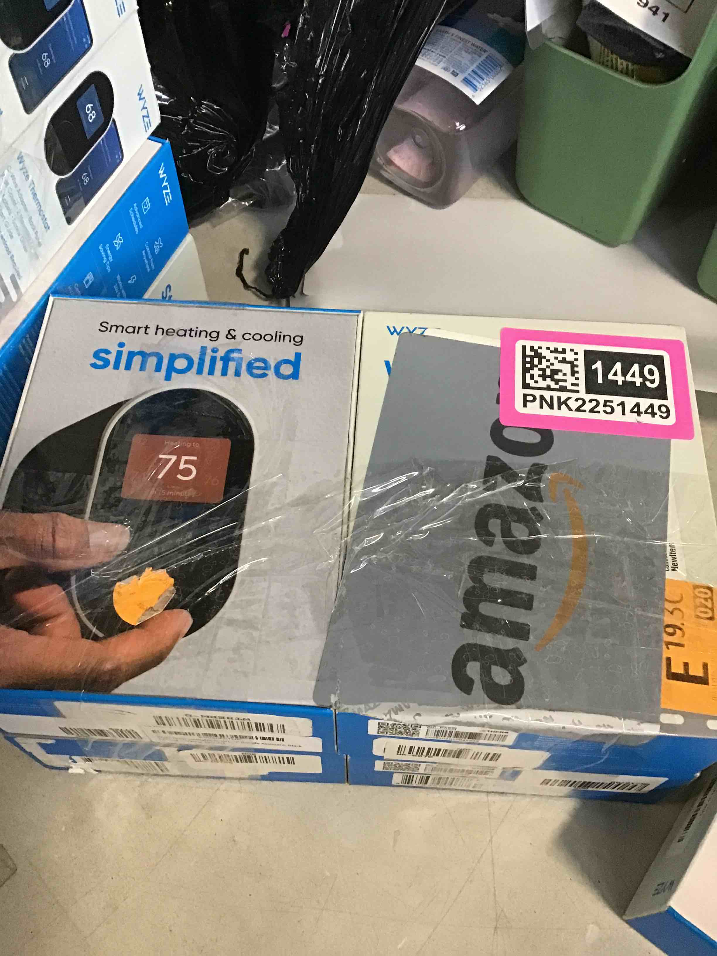 https://s3.amazonaws.com/lotting-images-prod/bidfta/PNK2251461_1739392117112.jpeg
