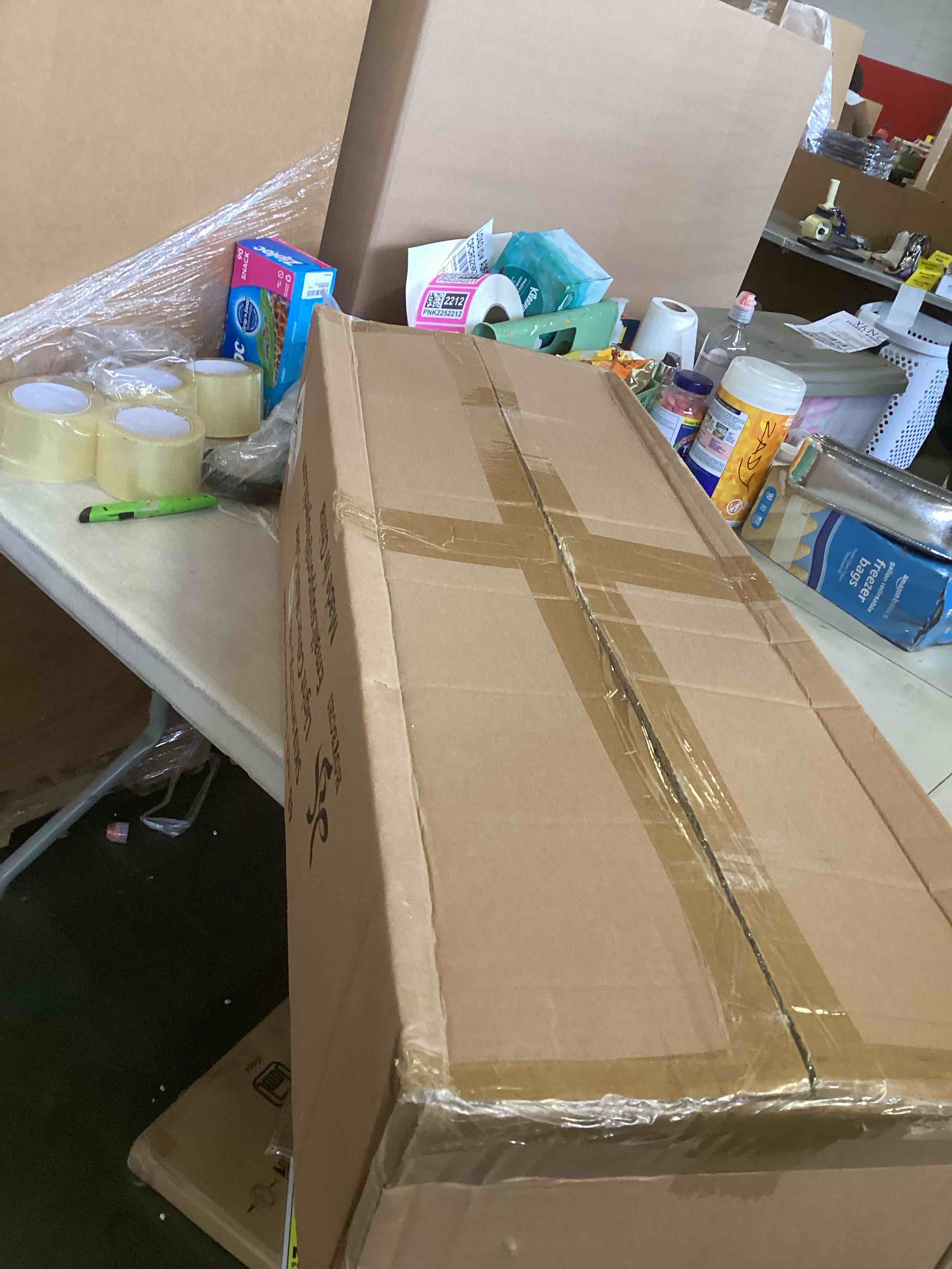 https://s3.amazonaws.com/lotting-images-prod/bidfta/PNK2252203_1739907181014.jpeg