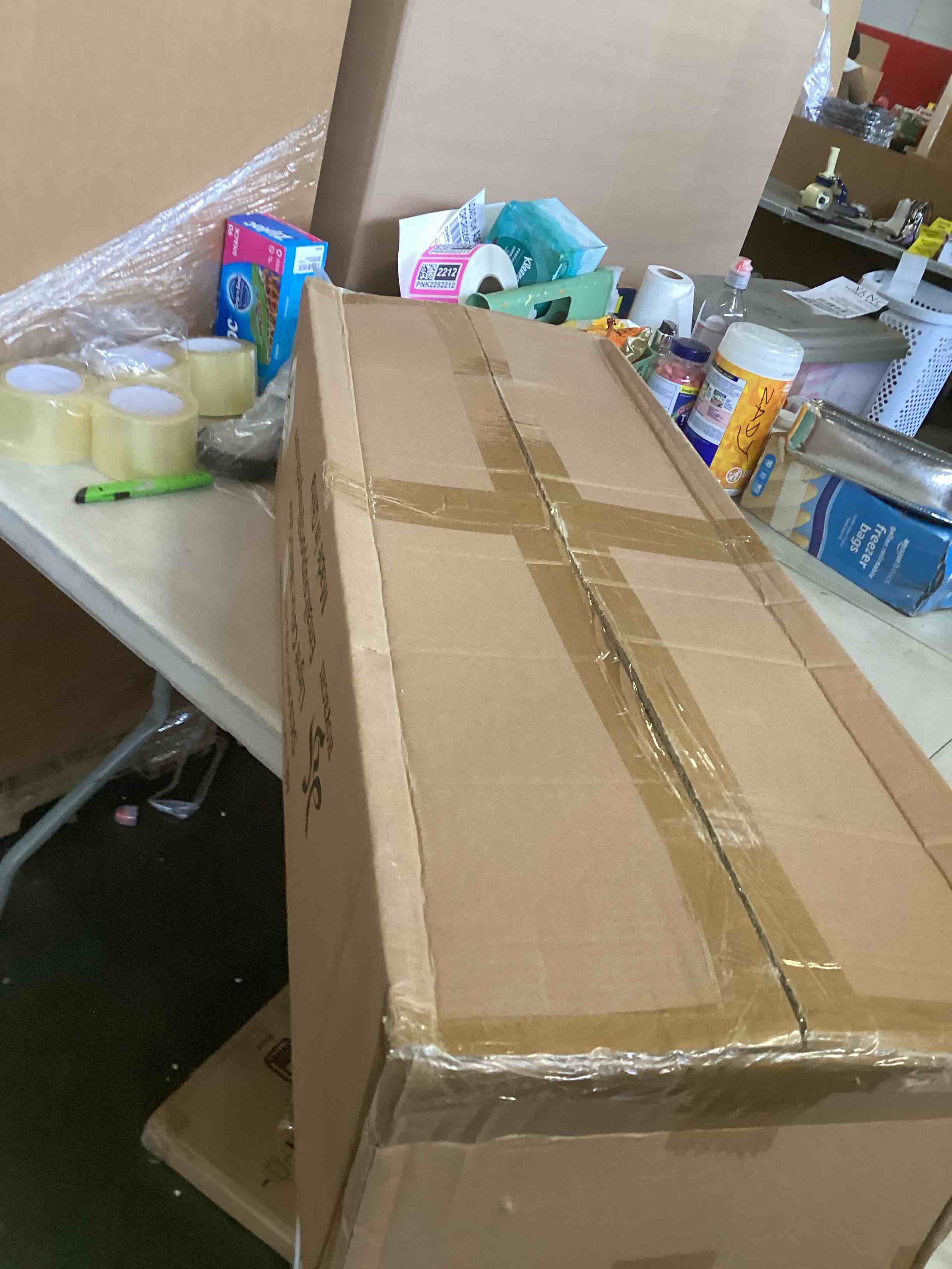 https://s3.amazonaws.com/lotting-images-prod/bidfta/PNK2252203_1739907181928.jpeg