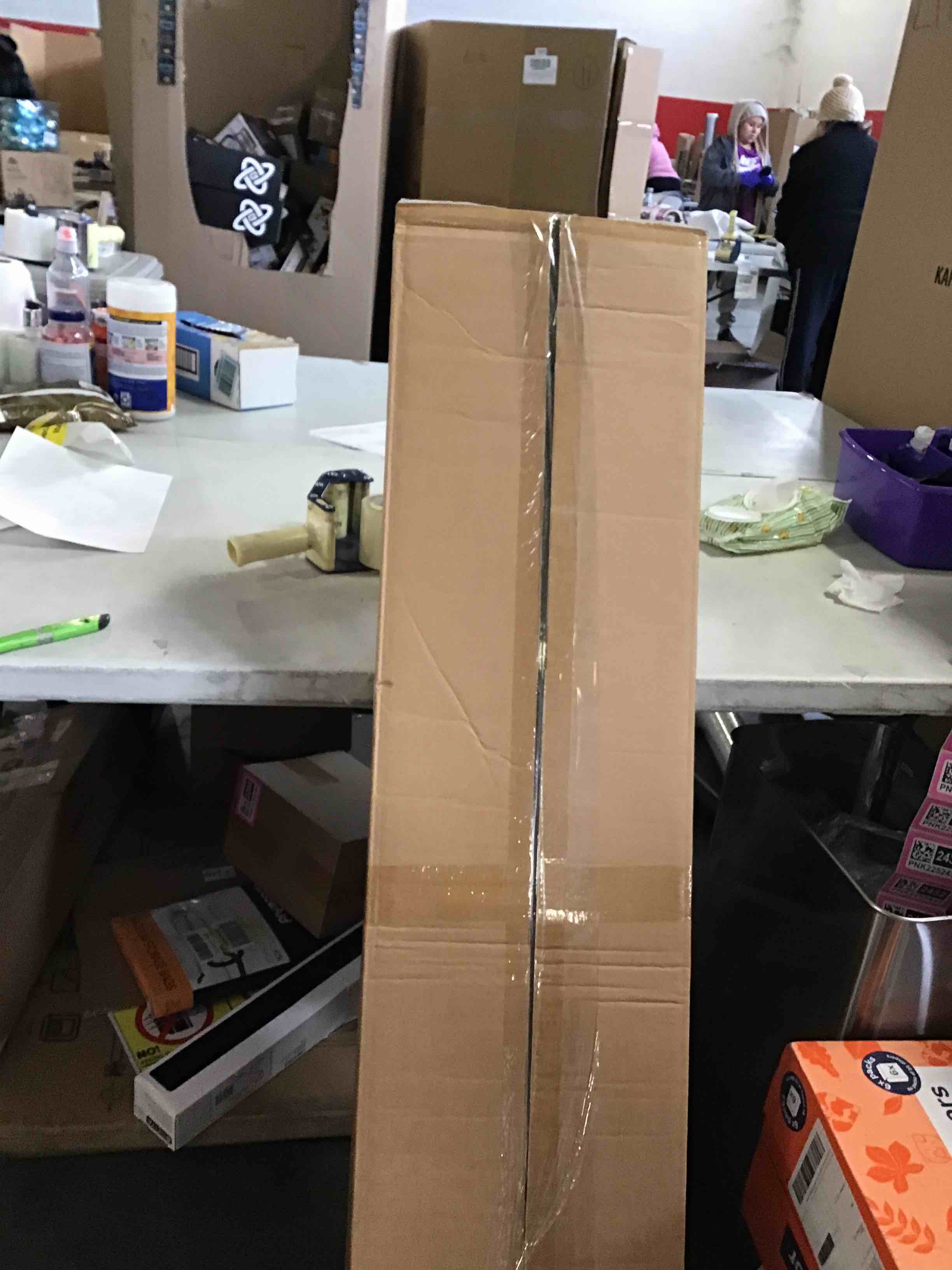 https://s3.amazonaws.com/lotting-images-prod/bidfta/PNK2252358_1739988851749.jpeg