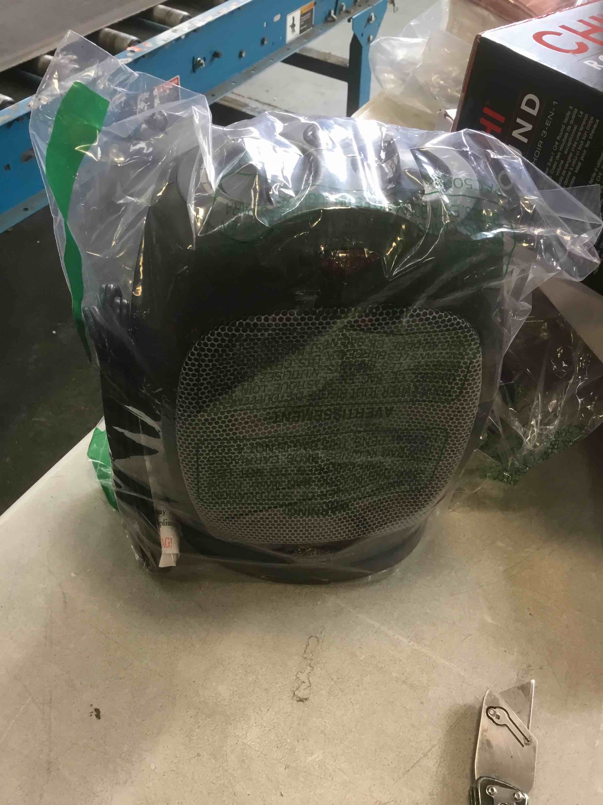 https://s3.amazonaws.com/lotting-images-prod/bidfta/PNK2252640_1740074822871.jpeg