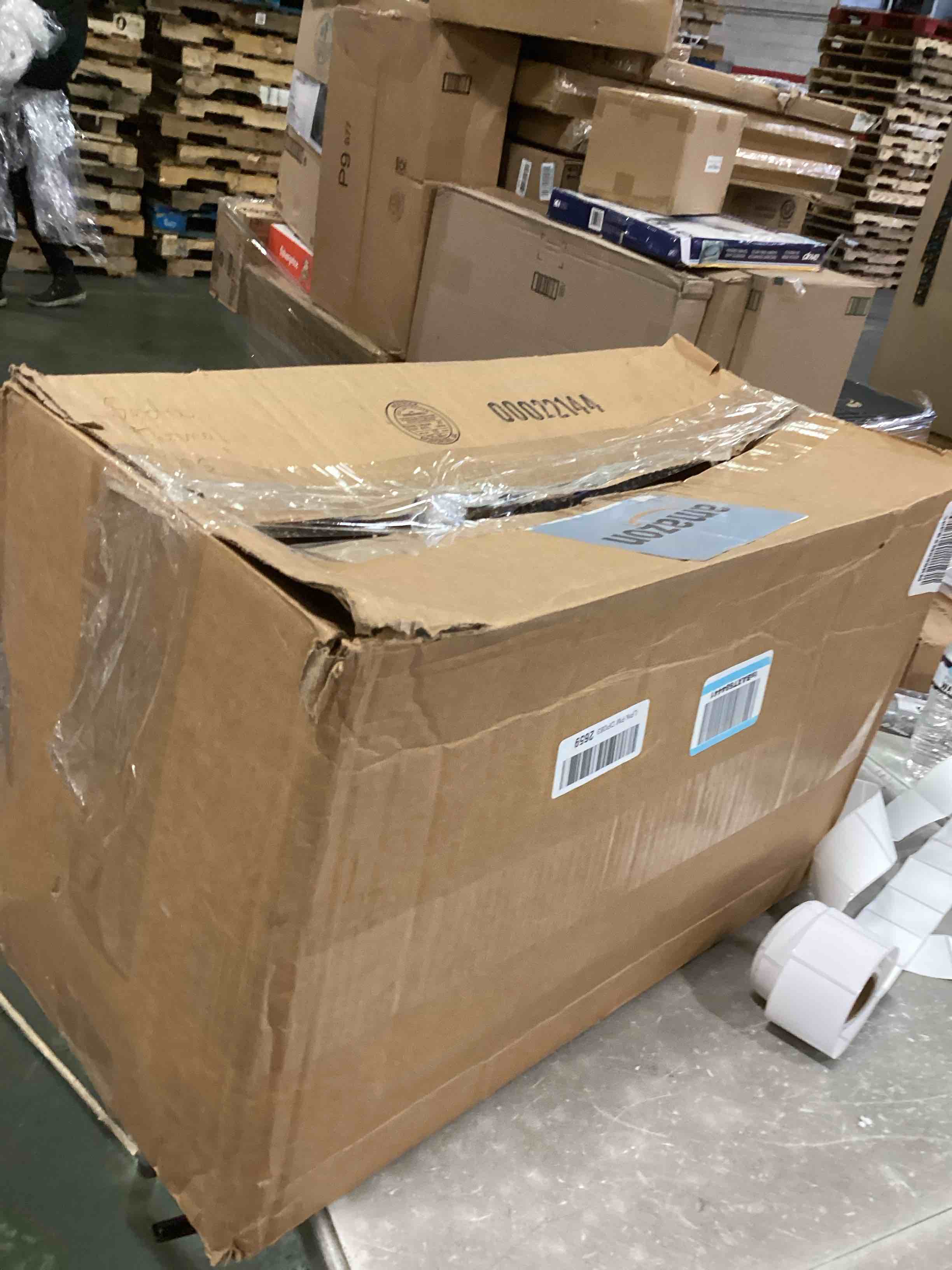 https://s3.amazonaws.com/lotting-images-prod/bidfta/PNK2252724_1740145593324.jpeg