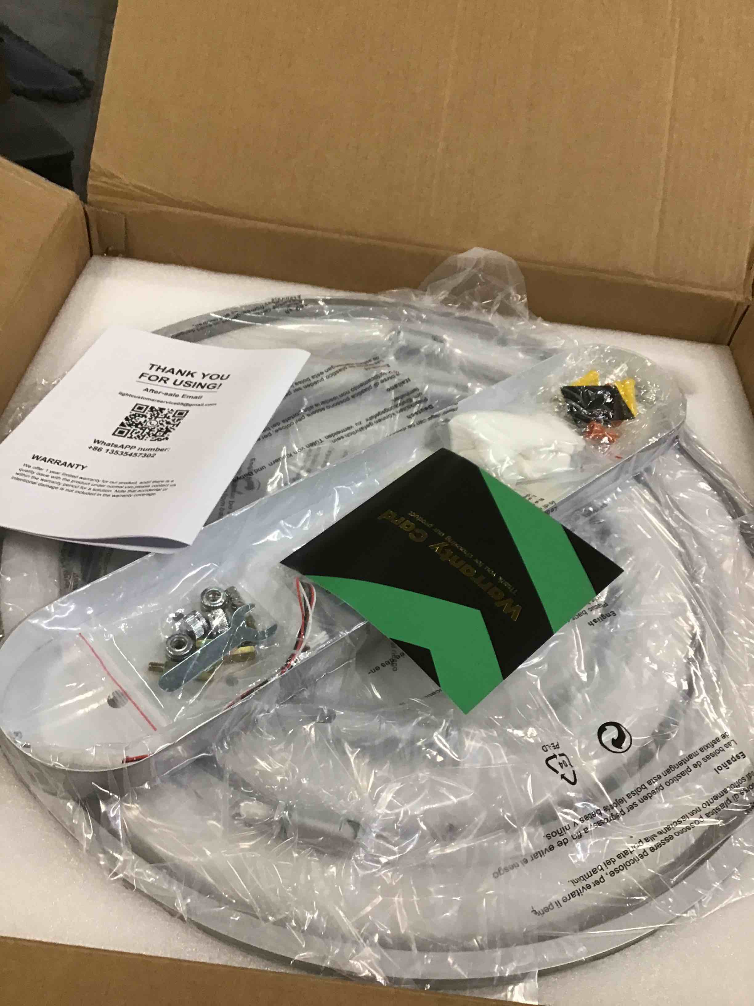 https://s3.amazonaws.com/lotting-images-prod/bidfta/PNK2252854_1740164220619.jpeg