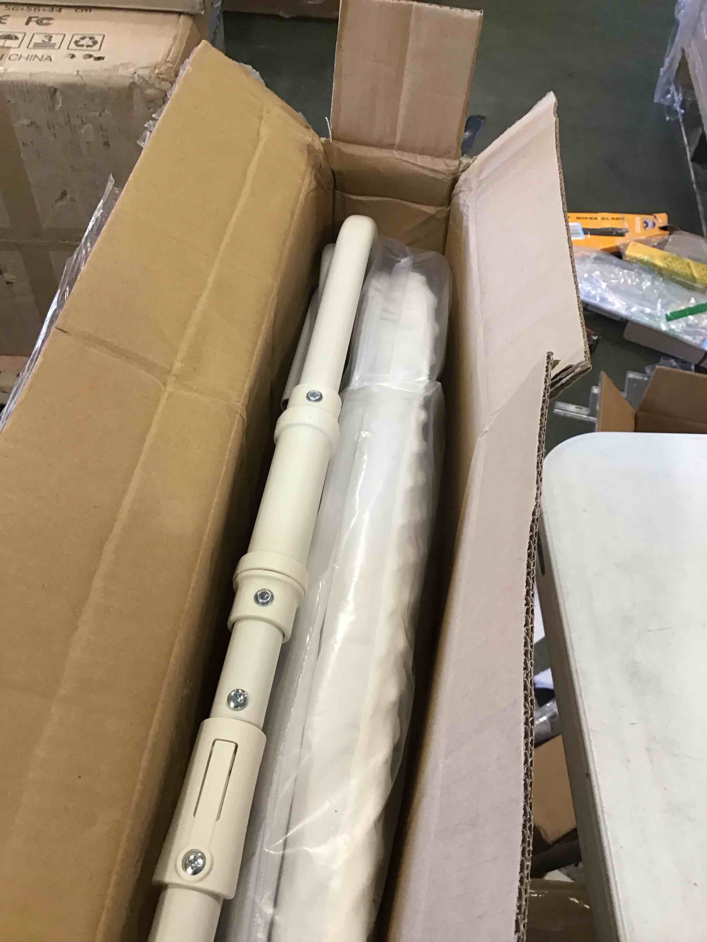 https://s3.amazonaws.com/lotting-images-prod/bidfta/PNK2253272_1740513792532.jpeg