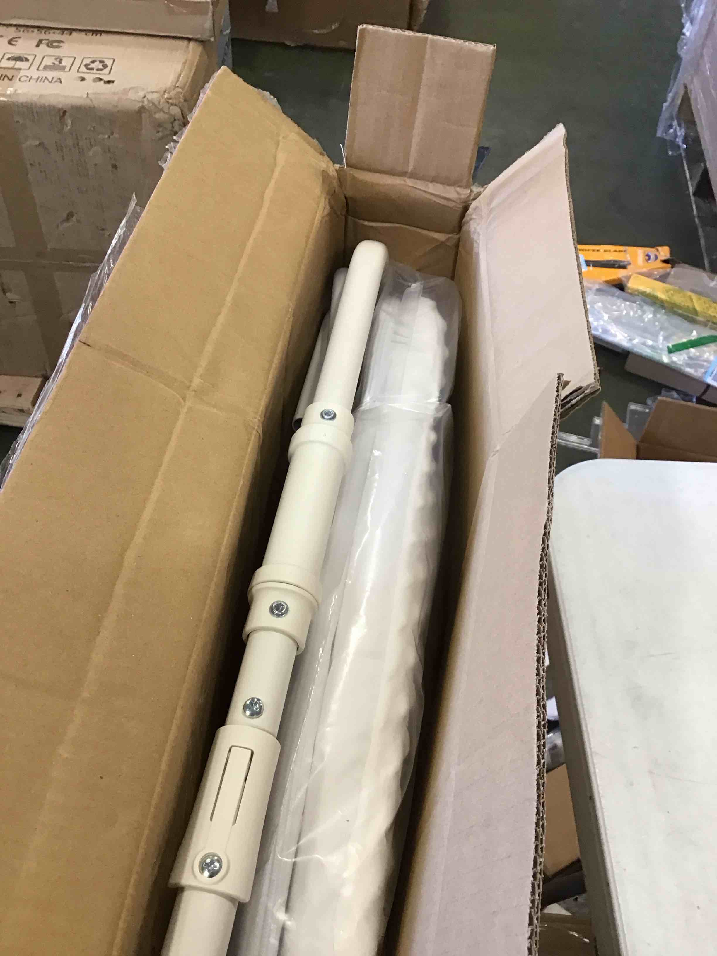 https://s3.amazonaws.com/lotting-images-prod/bidfta/PNK2253272_1740513793357.jpeg