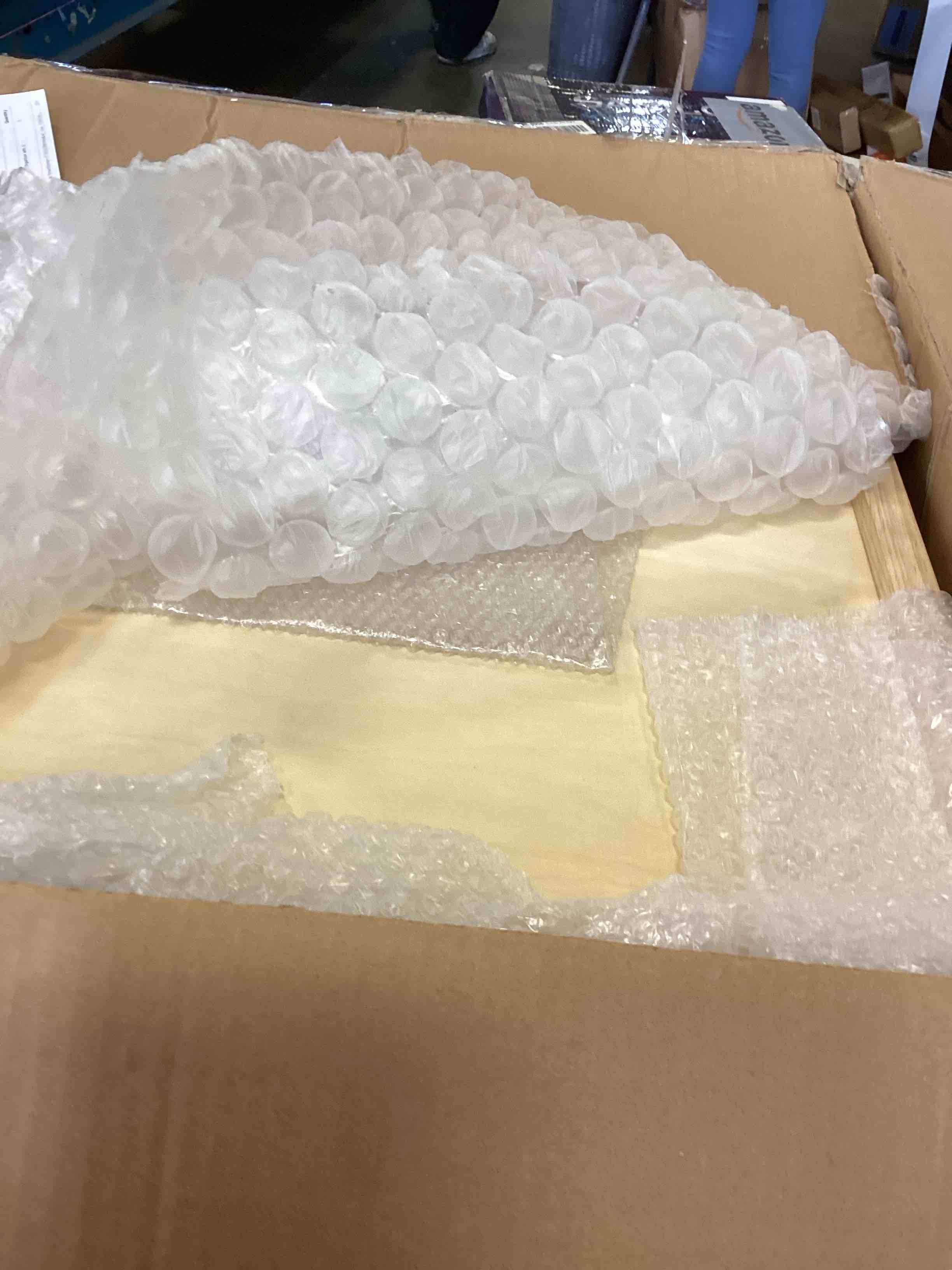 https://s3.amazonaws.com/lotting-images-prod/bidfta/PNK2253764_1740760850668.jpeg