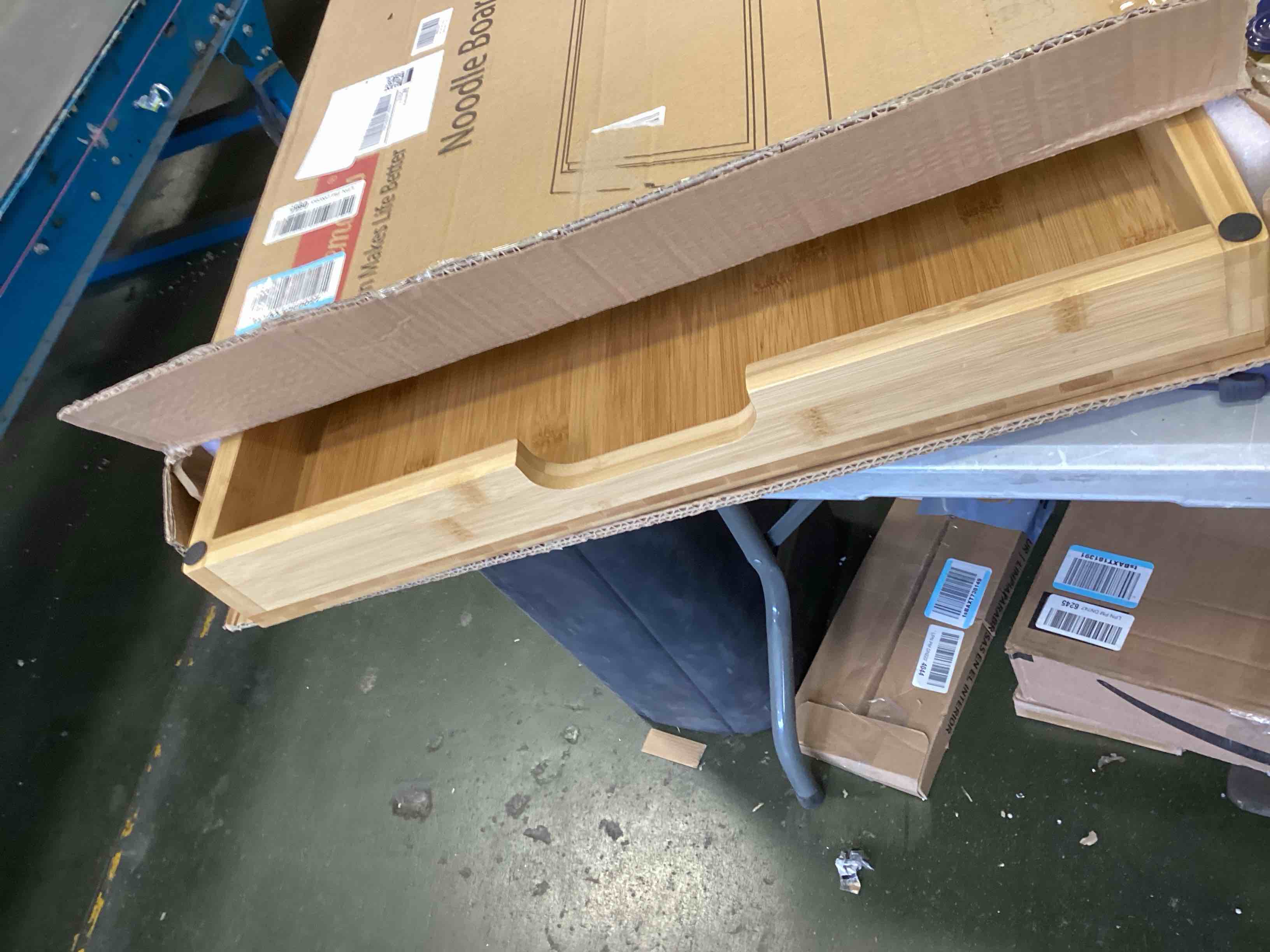 https://s3.amazonaws.com/lotting-images-prod/bidfta/PNK2253803_1740767546125.jpeg