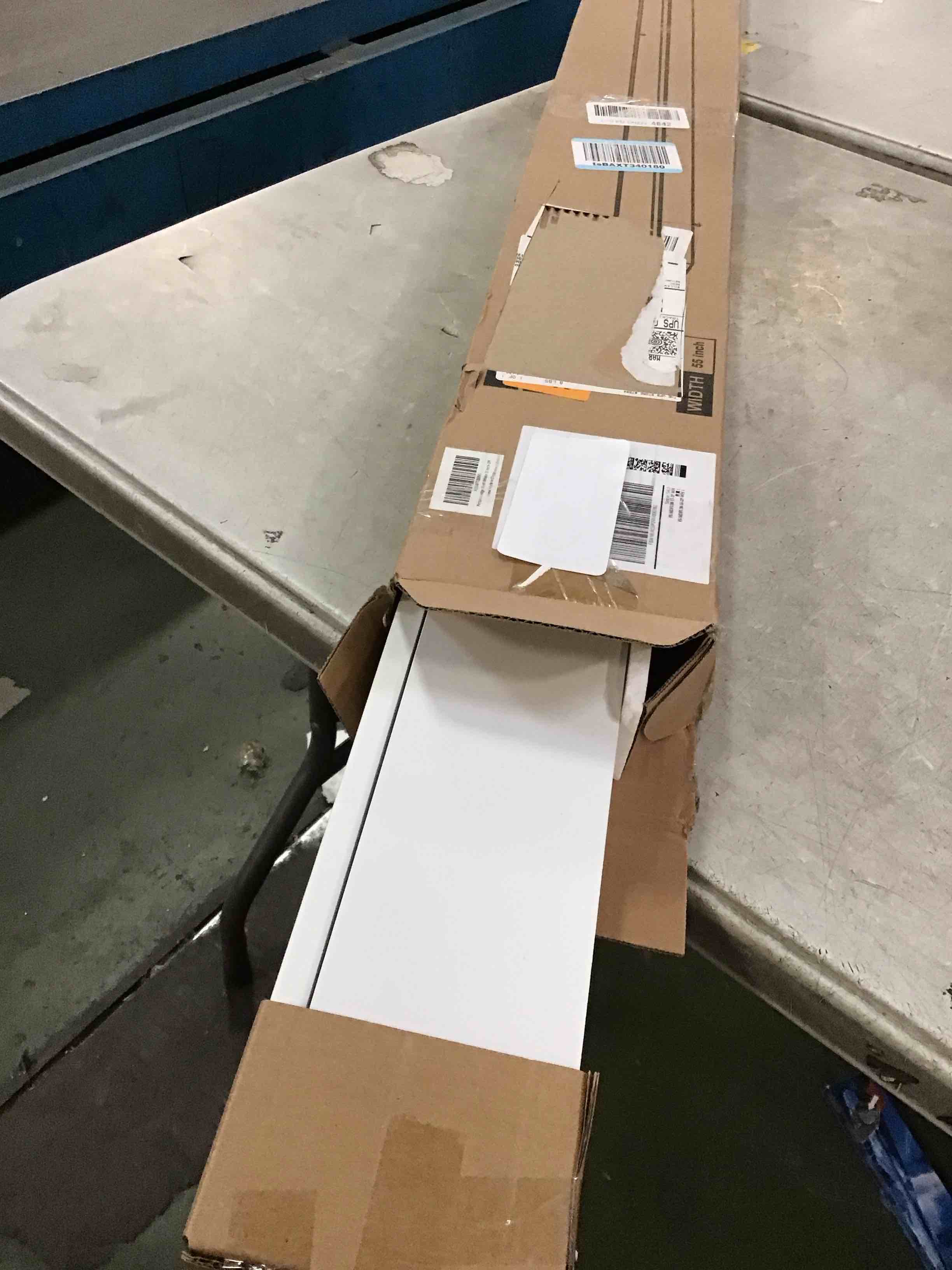 https://s3.amazonaws.com/lotting-images-prod/bidfta/PNK2253987_1741031356381.jpeg