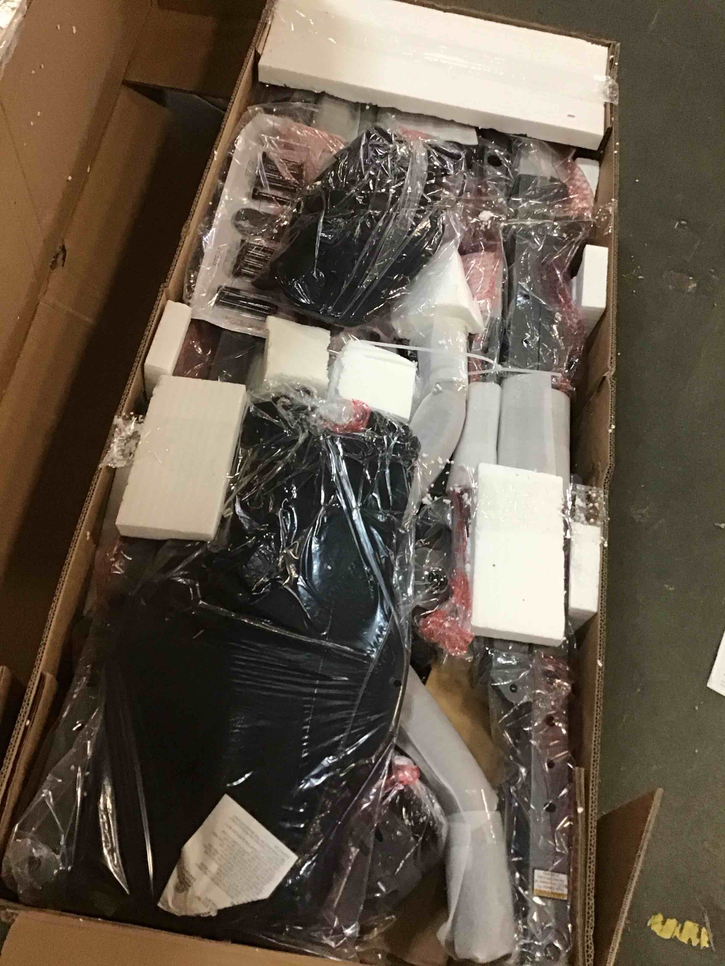 https://s3.amazonaws.com/lotting-images-prod/bidfta/PNK2256554_1740083984003.jpeg