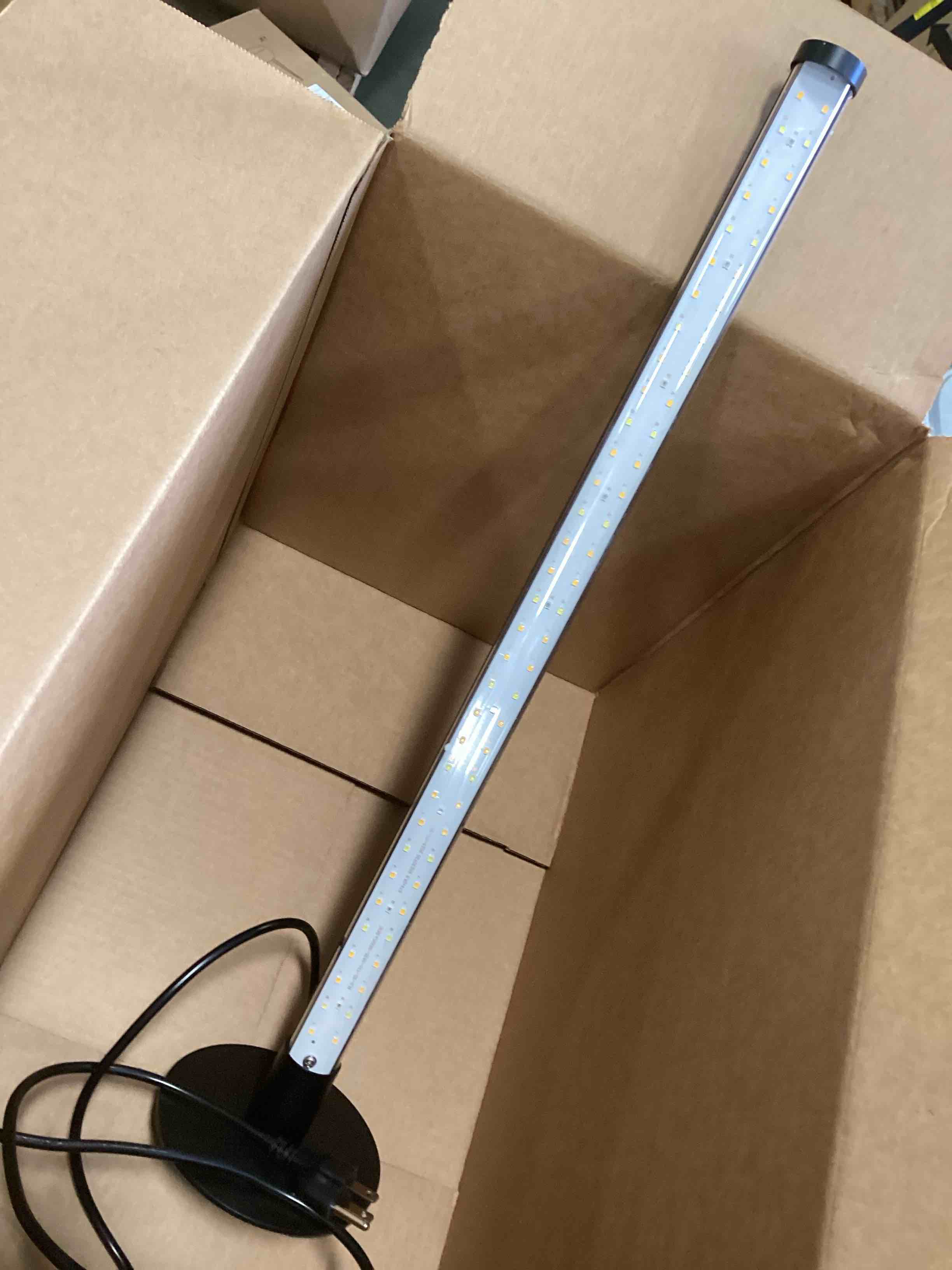 https://s3.amazonaws.com/lotting-images-prod/bidfta/PNK2256701_1740403383258.jpeg