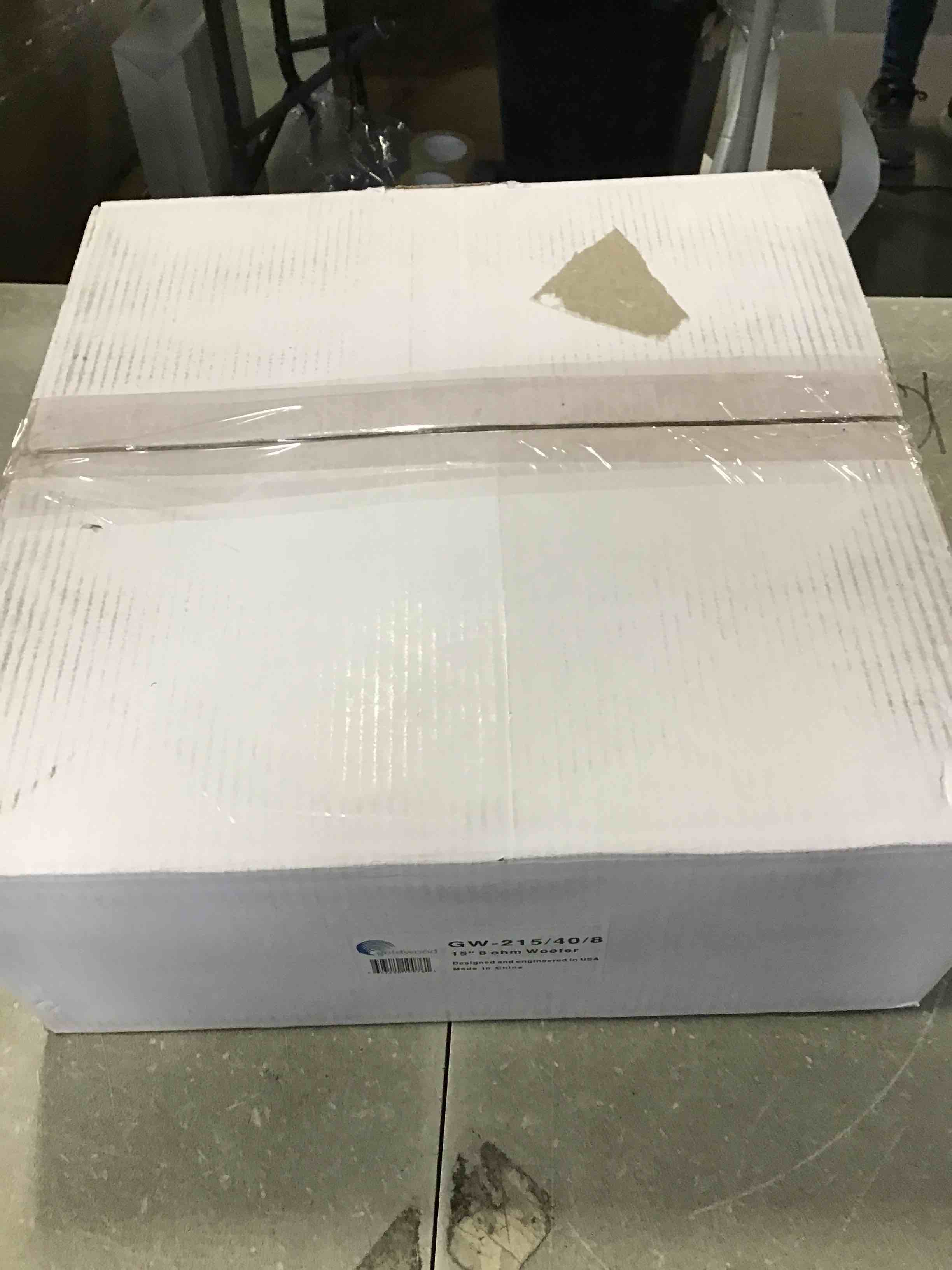 https://s3.amazonaws.com/lotting-images-prod/bidfta/PNK2258334_1739817300921.jpeg