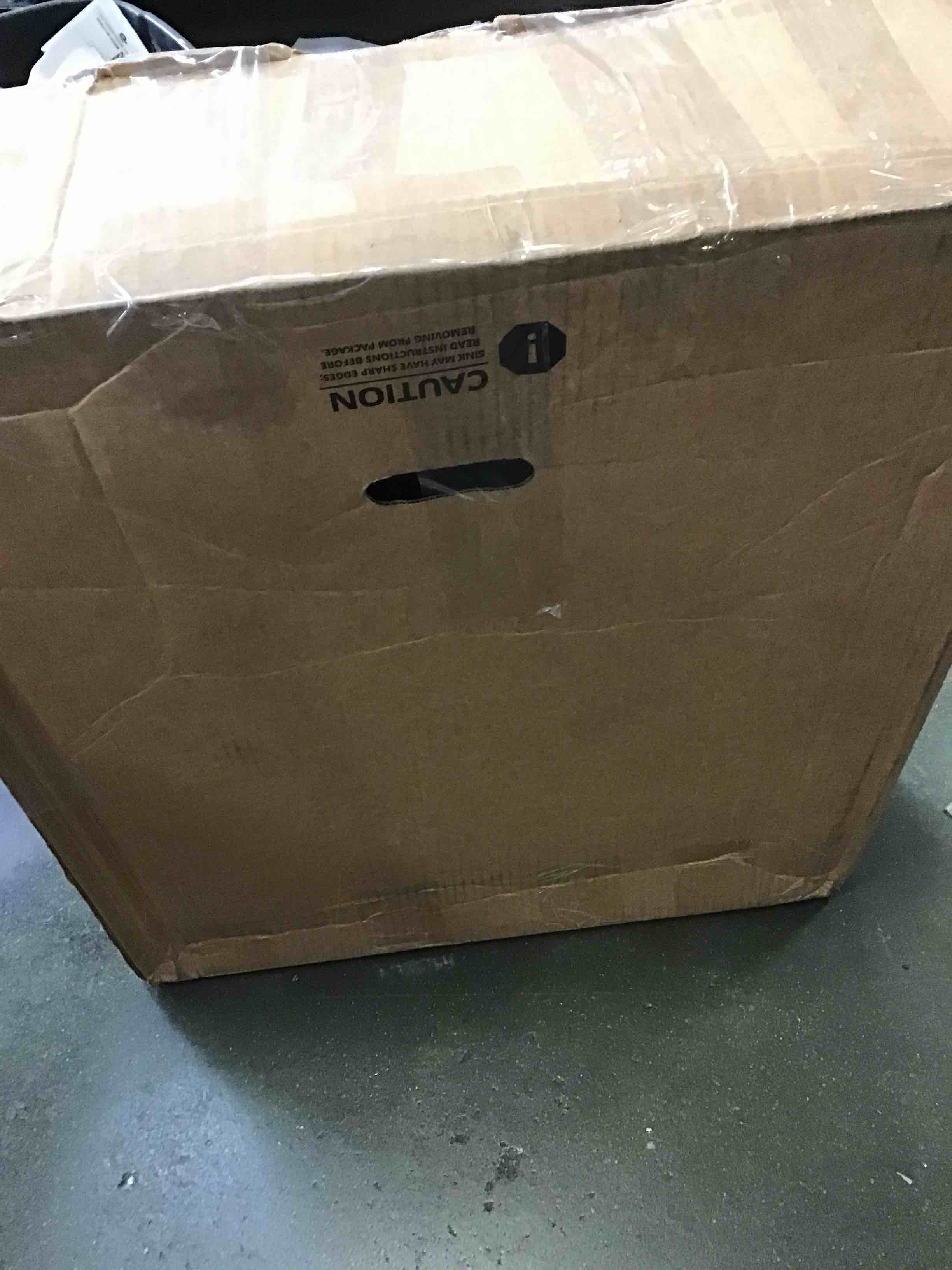 https://s3.amazonaws.com/lotting-images-prod/bidfta/PNK2258880_1740080553902.jpeg