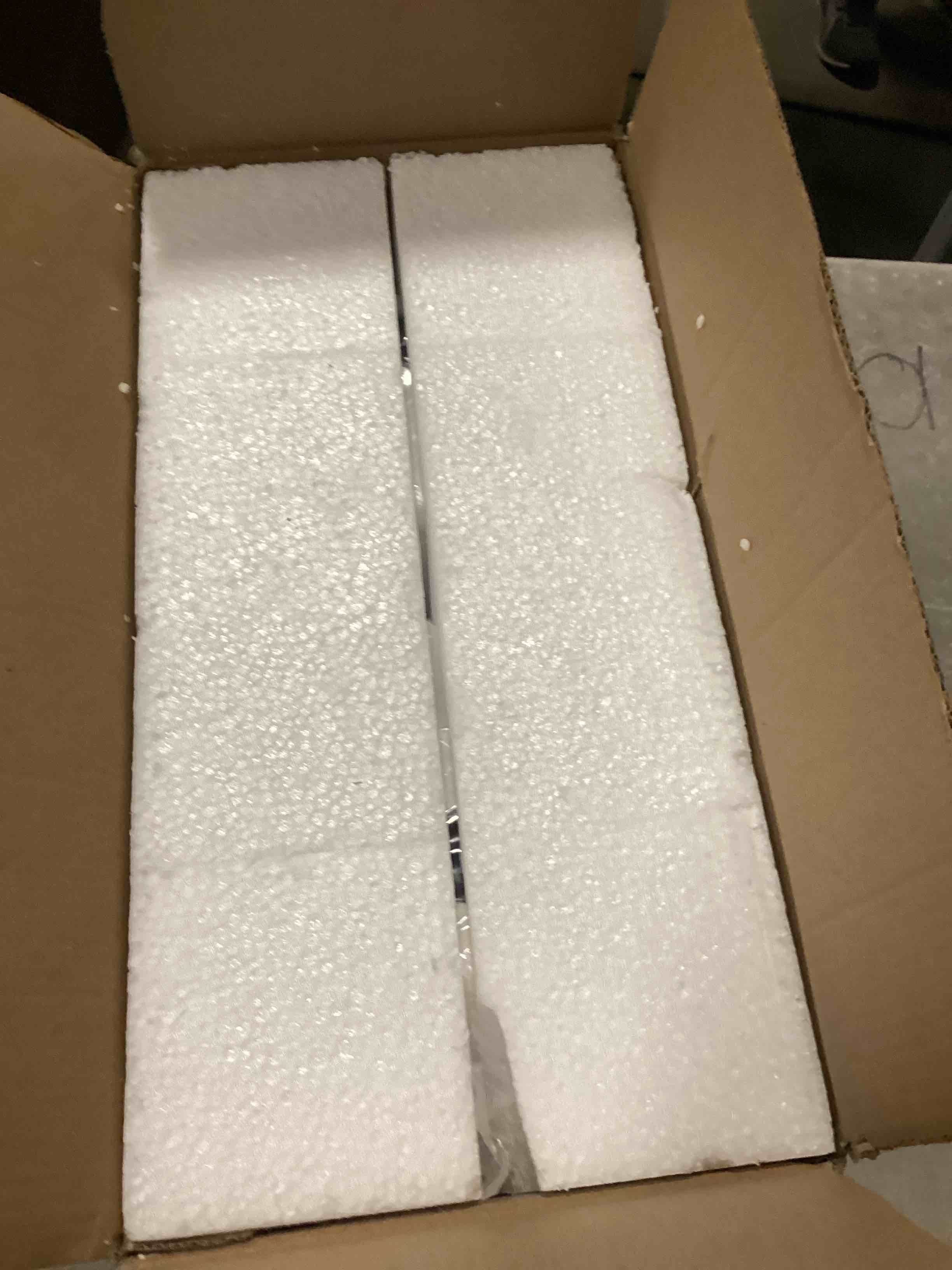 https://s3.amazonaws.com/lotting-images-prod/bidfta/PNK2258940_1740144766809.jpeg
