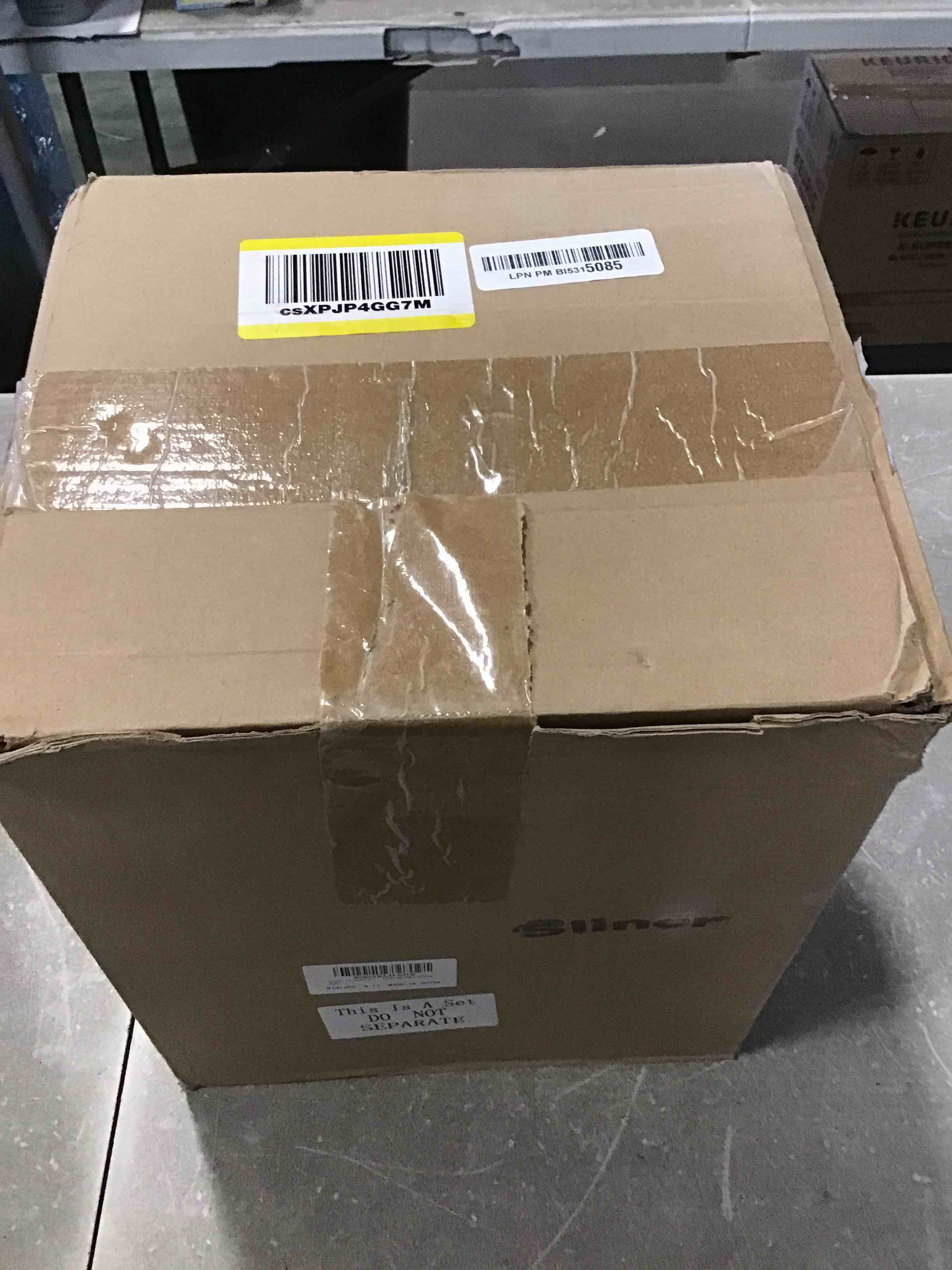 https://s3.amazonaws.com/lotting-images-prod/bidfta/PNK2259866_1740774909758.jpeg