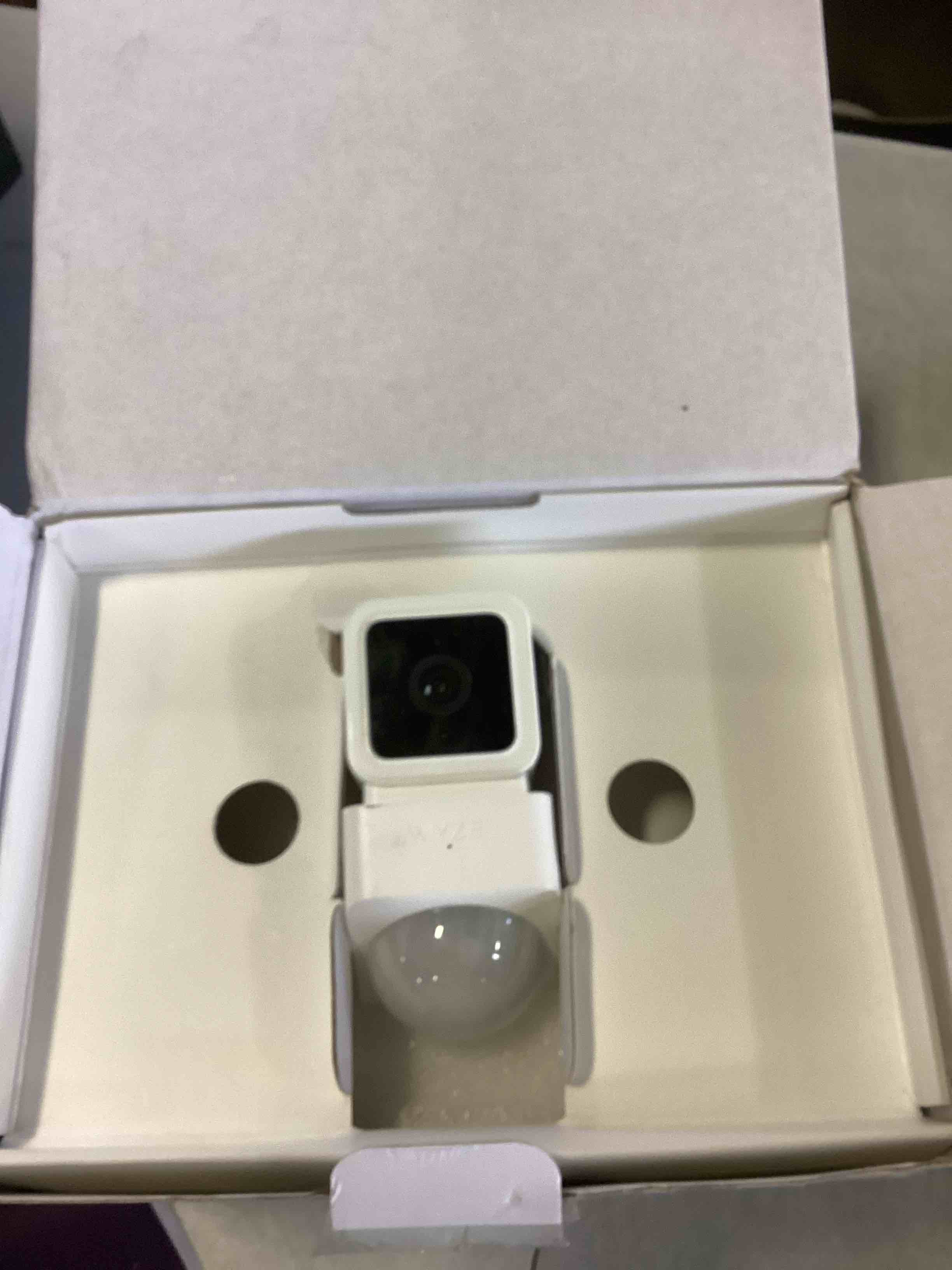 https://s3.amazonaws.com/lotting-images-prod/bidfta/PNK2260149_1738695456814.jpeg