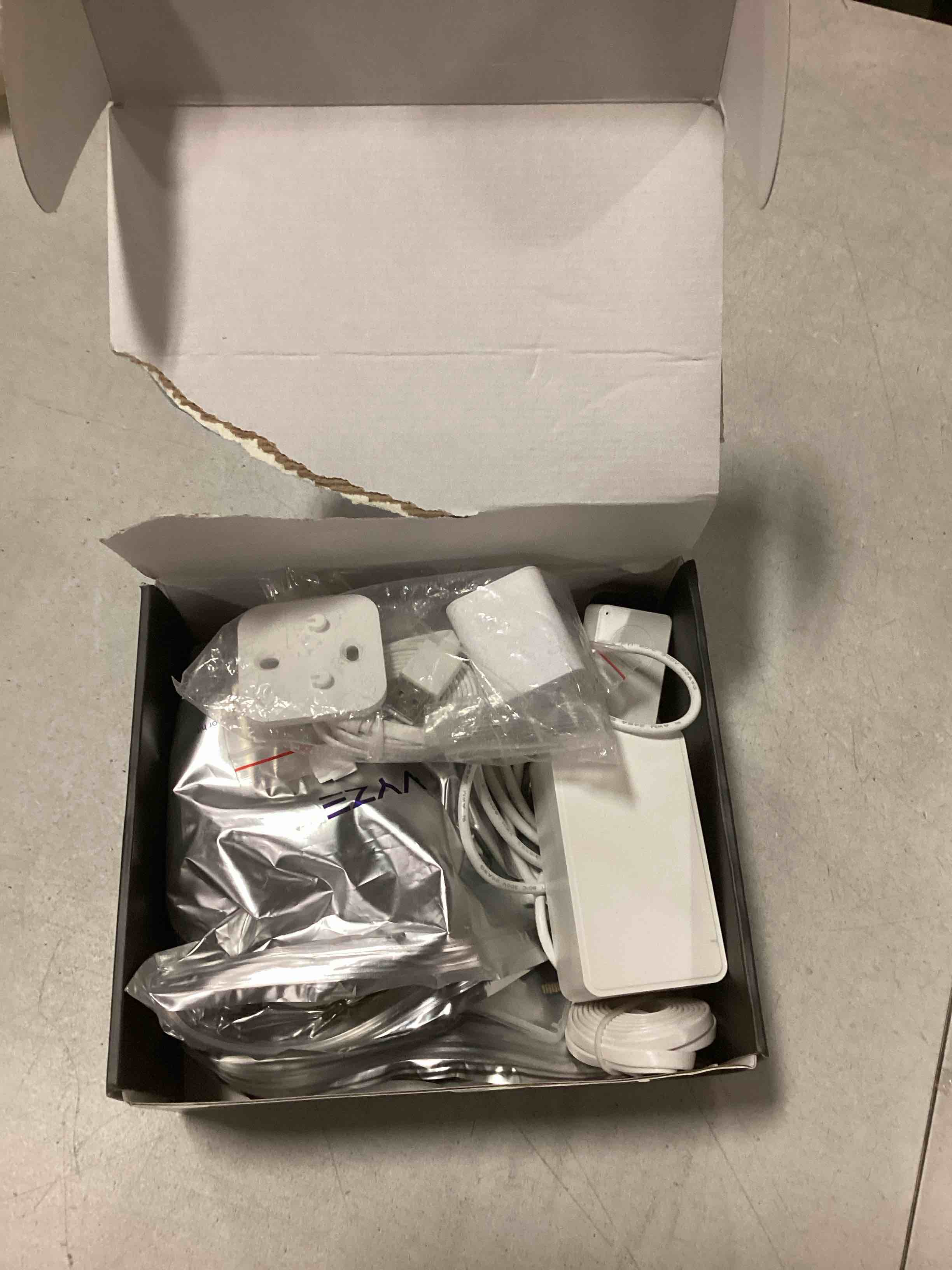 https://s3.amazonaws.com/lotting-images-prod/bidfta/PNK2260588_1738843404850.jpeg