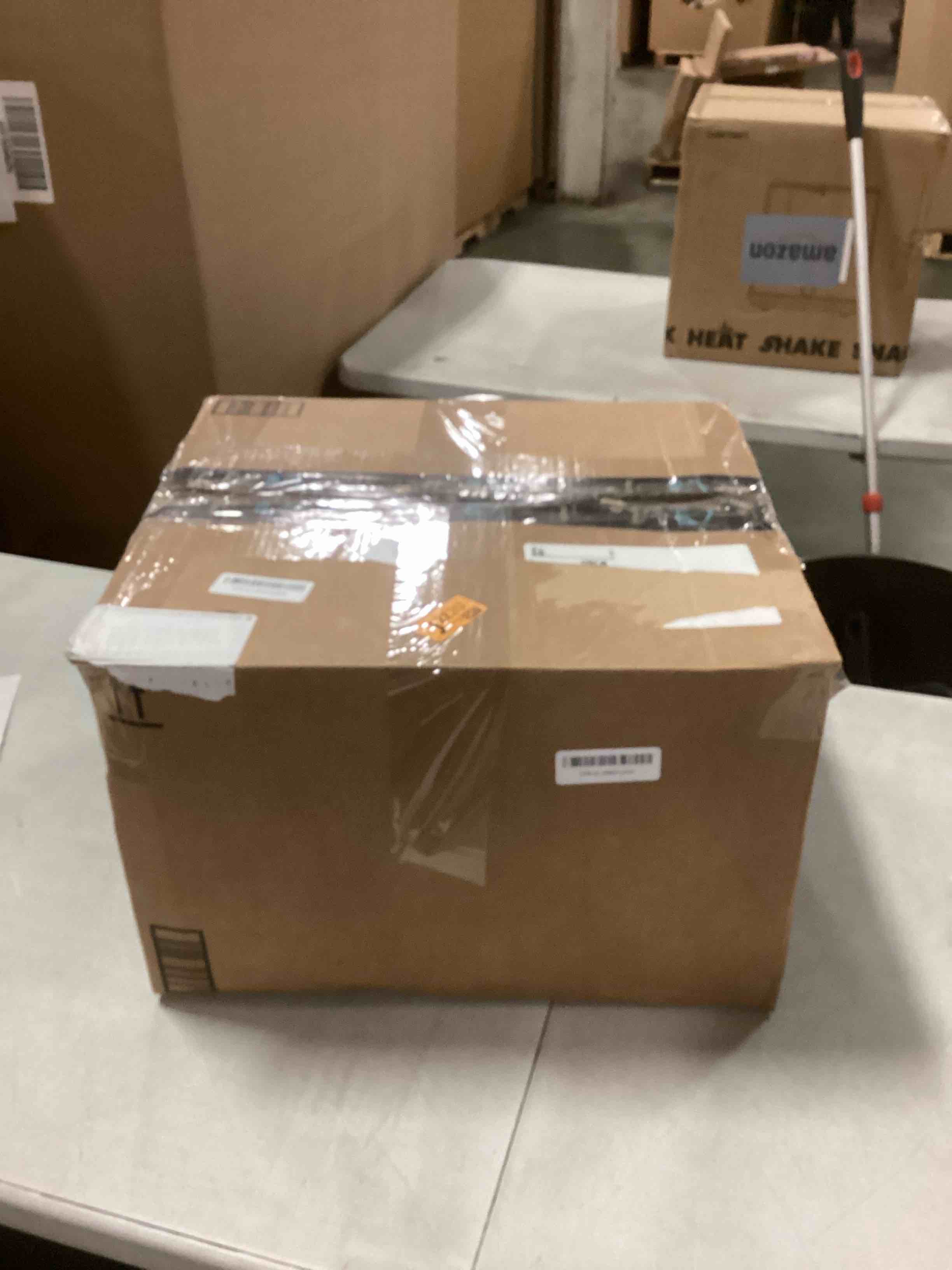 https://s3.amazonaws.com/lotting-images-prod/bidfta/PNK2260904_1738930079011.jpeg