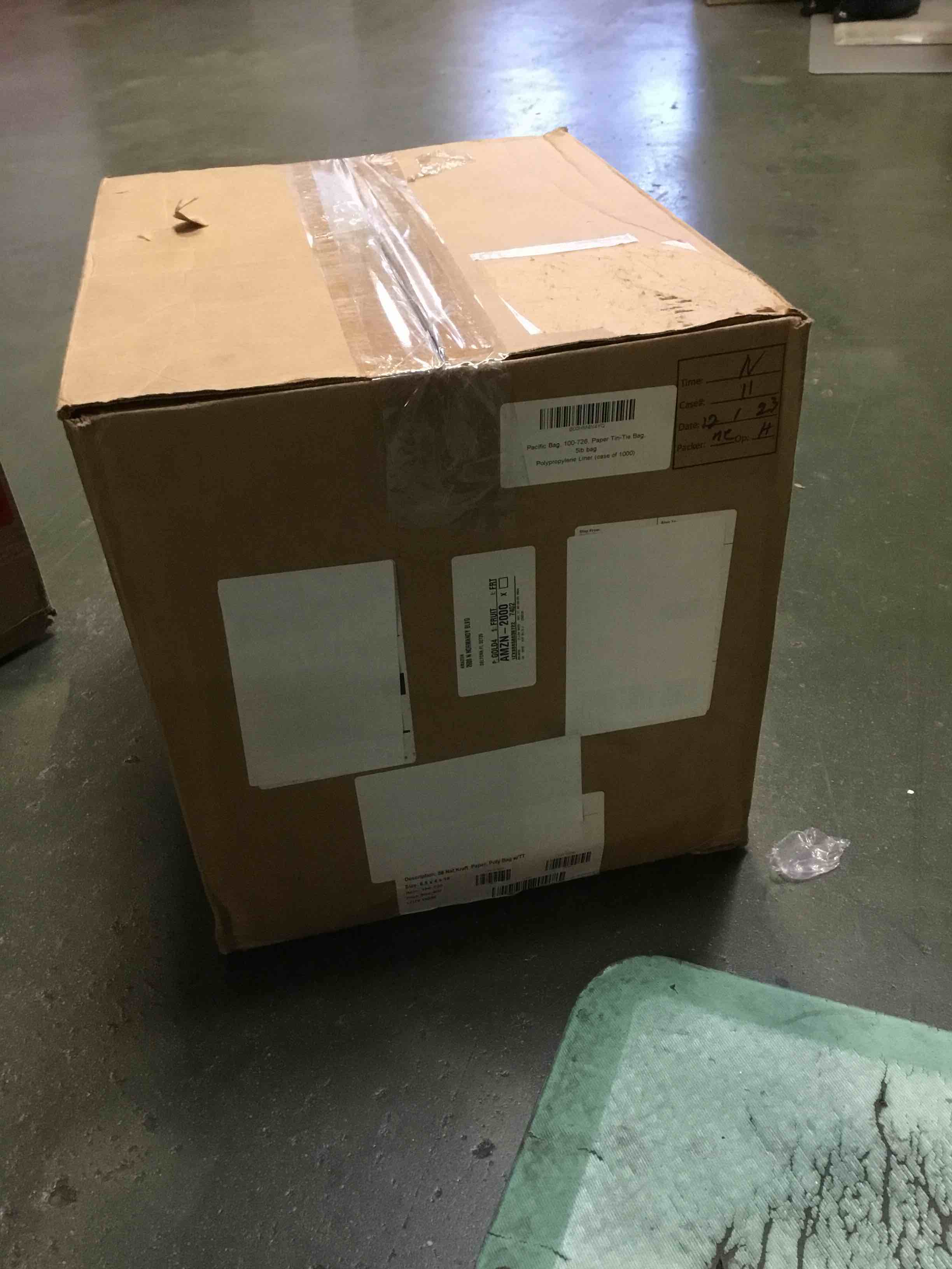 https://s3.amazonaws.com/lotting-images-prod/bidfta/PNK2263698_1738953674122.jpeg