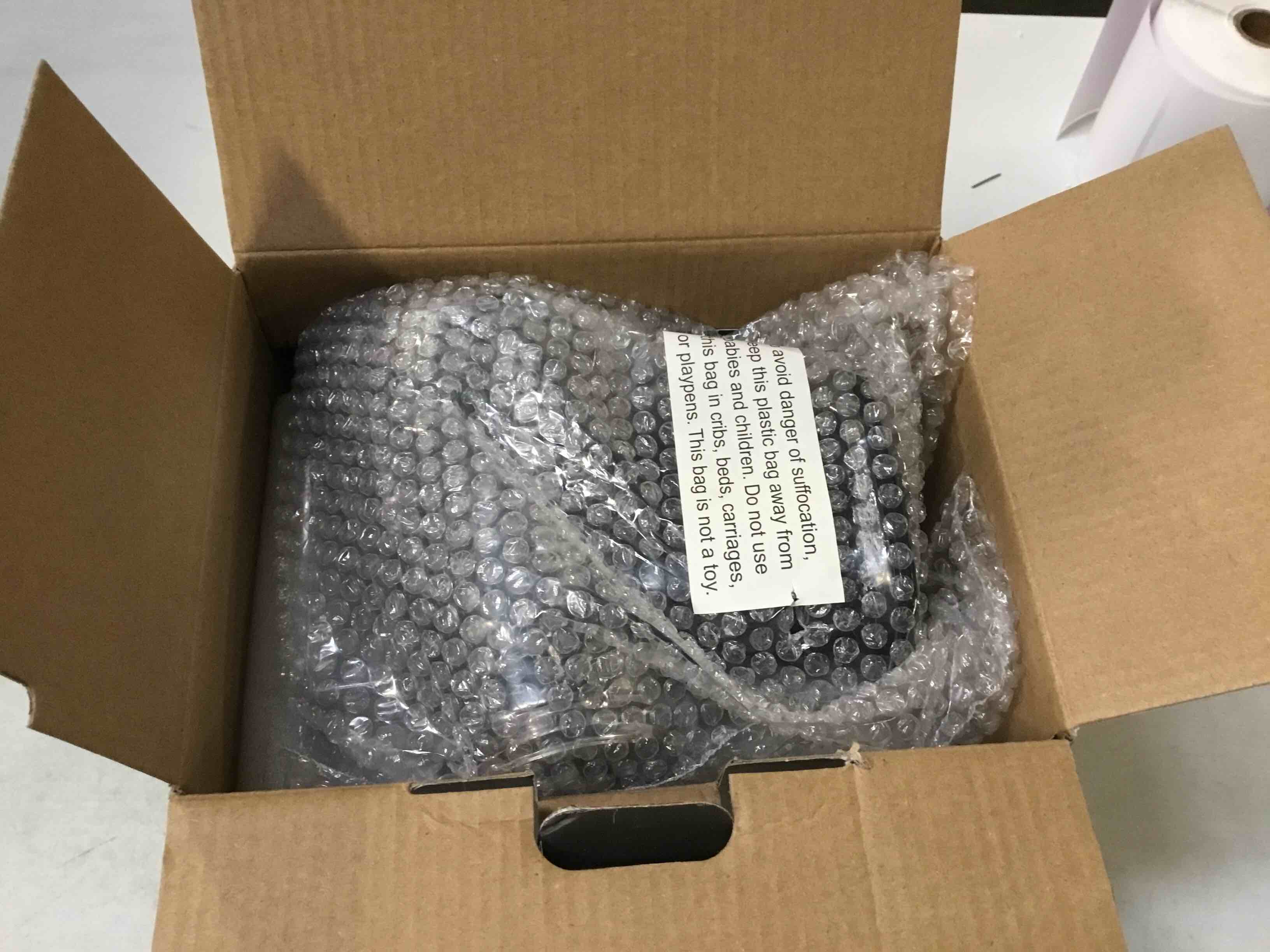 https://s3.amazonaws.com/lotting-images-prod/bidfta/PNK2263755_1738961278463.jpeg