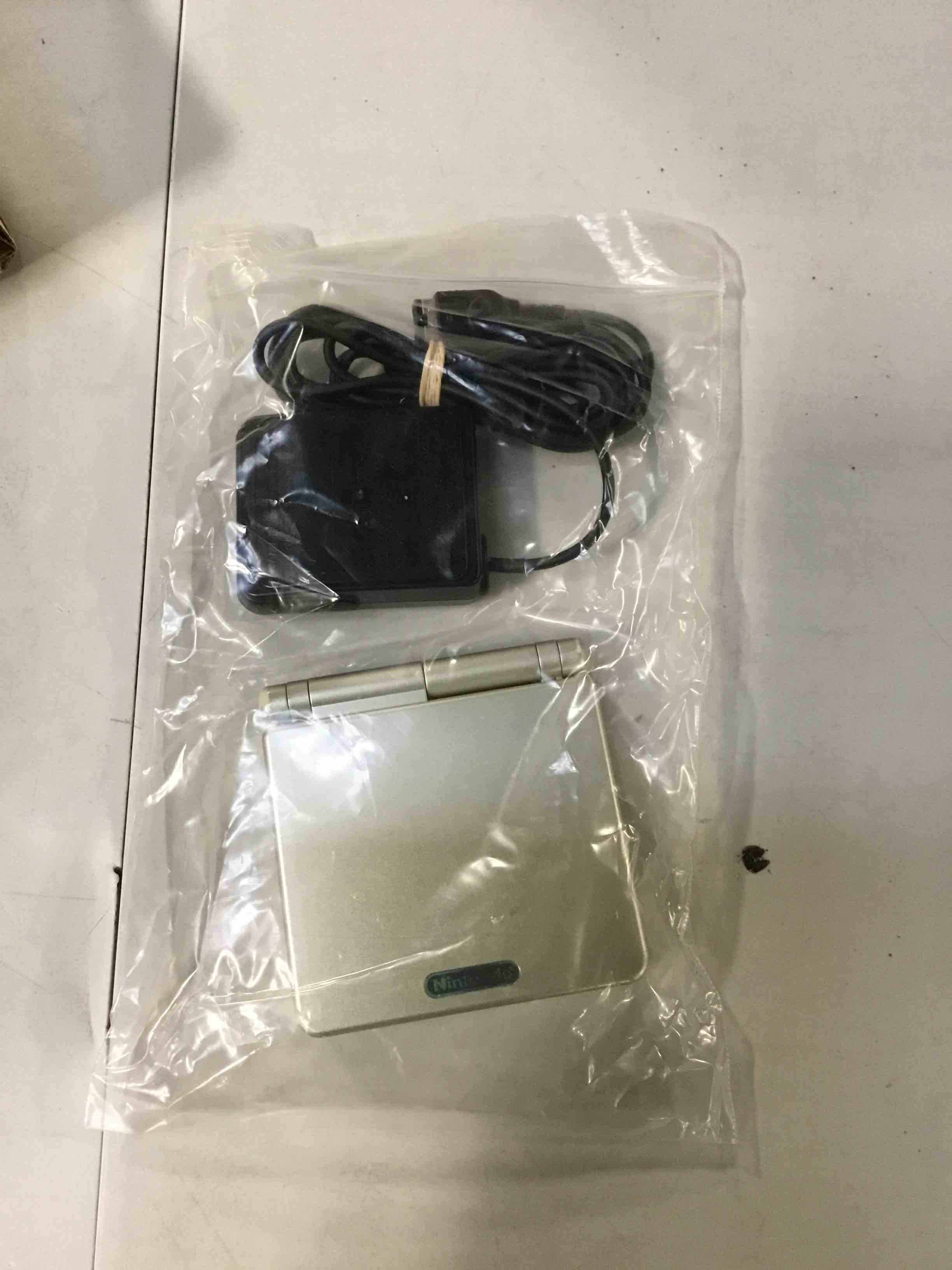 https://s3.amazonaws.com/lotting-images-prod/bidfta/PNK2264092_1739305248045.jpeg