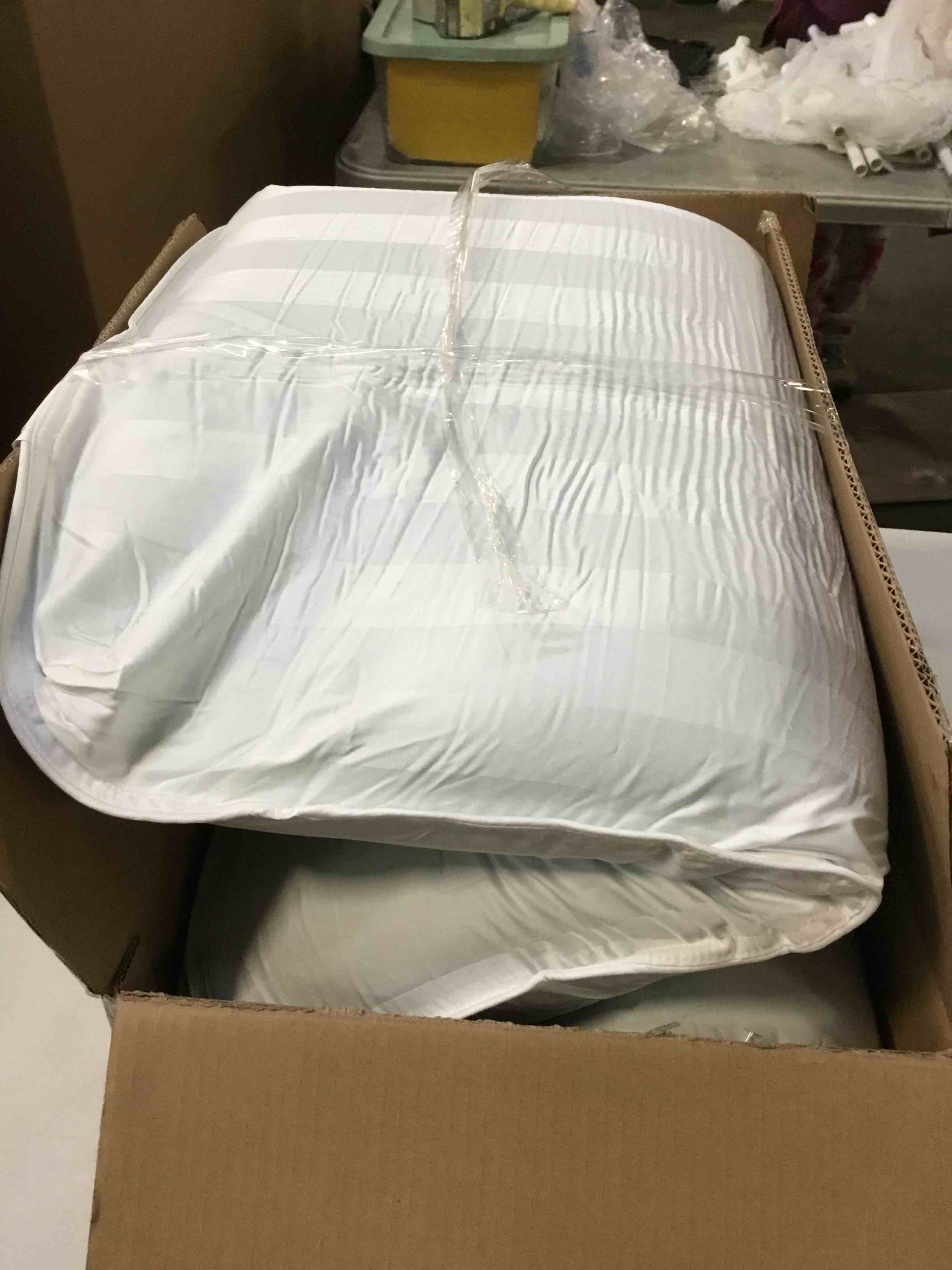 https://s3.amazonaws.com/lotting-images-prod/bidfta/PNK2264231_1739384267646.jpeg