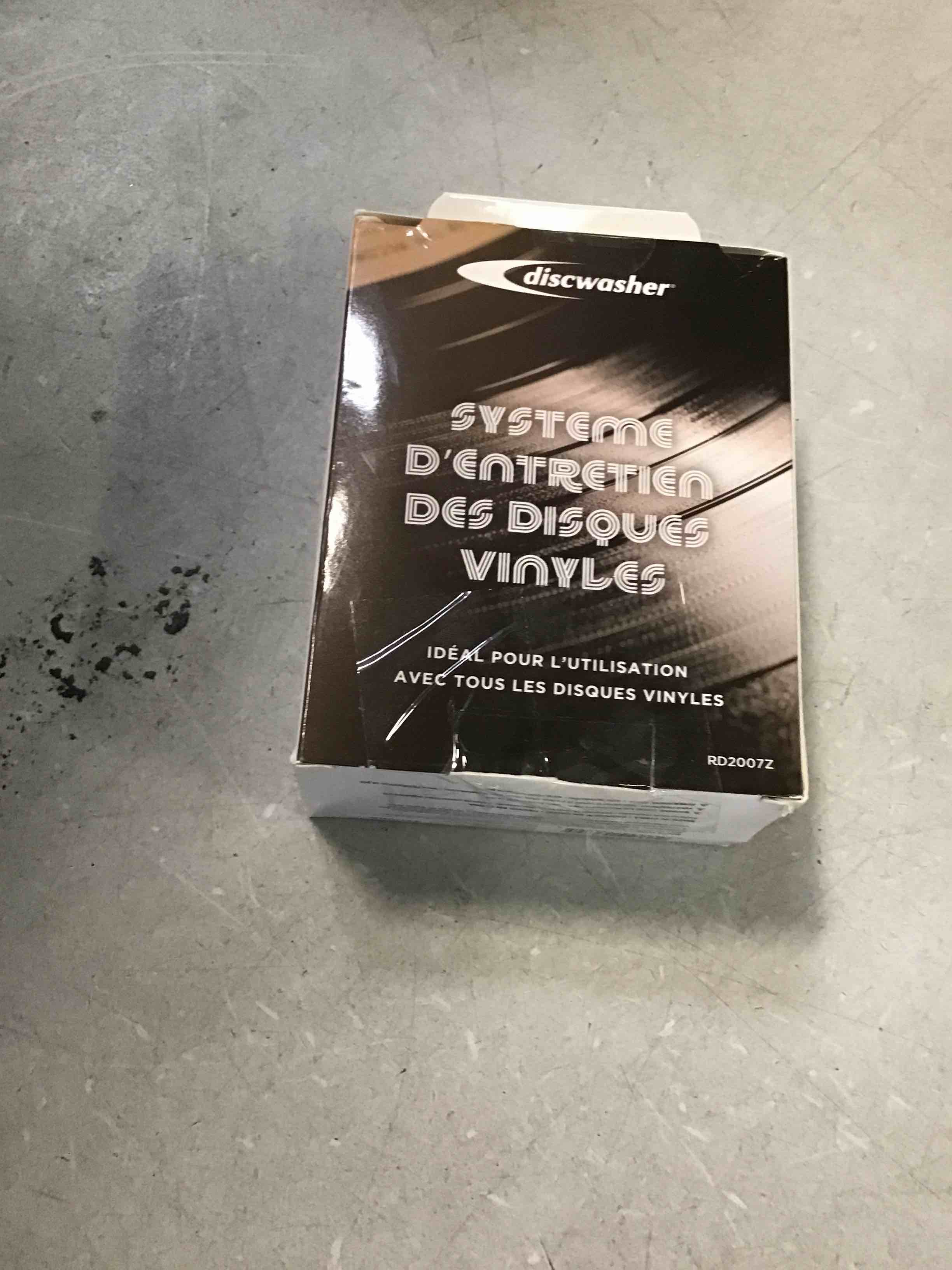 https://s3.amazonaws.com/lotting-images-prod/bidfta/PNK2267060_1738943130430.jpeg