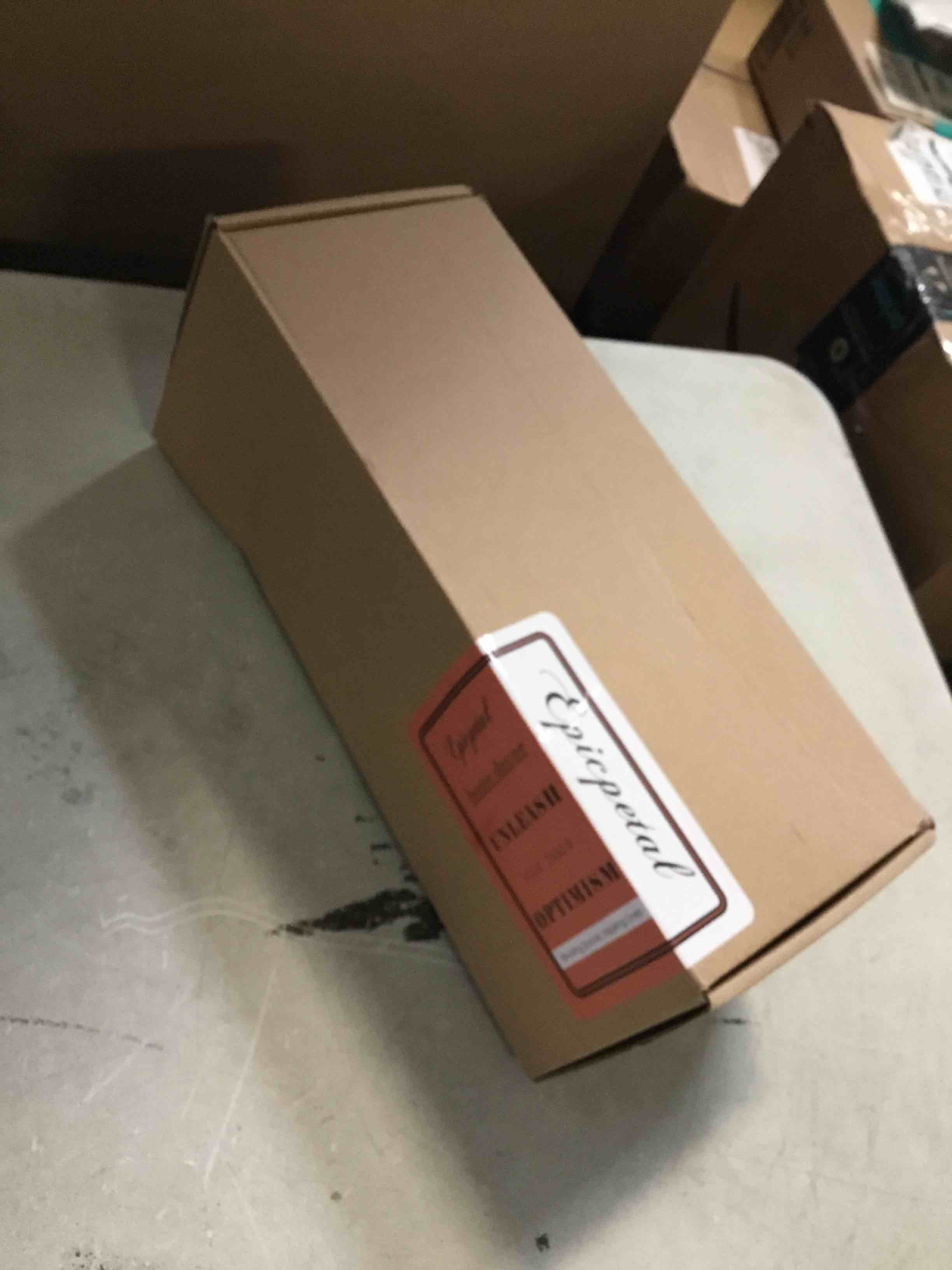 https://s3.amazonaws.com/lotting-images-prod/bidfta/PNK2267264_1739209325639.jpeg