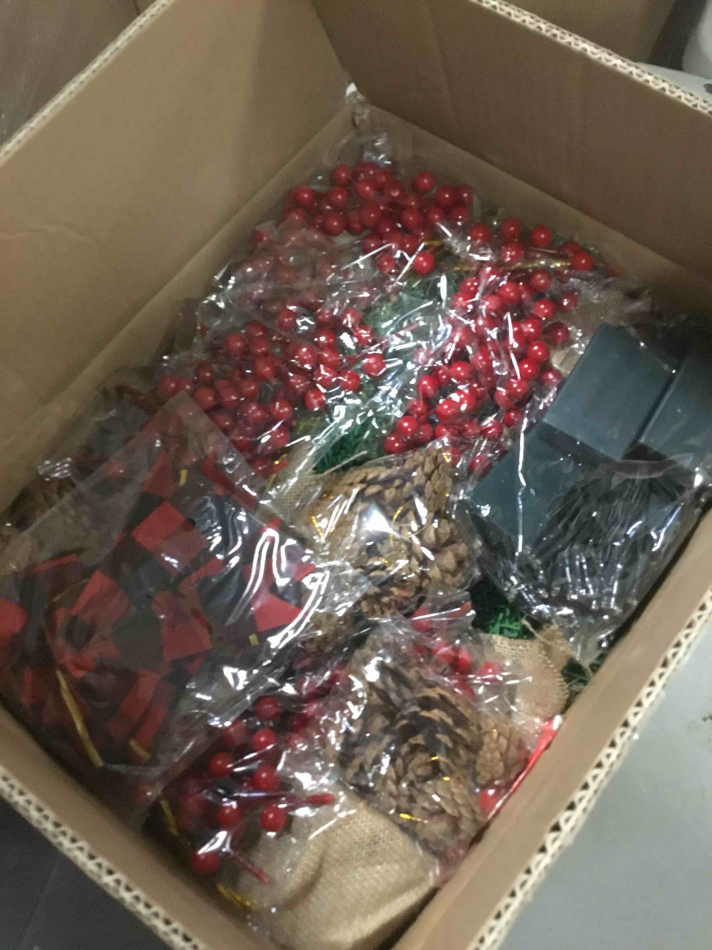 https://s3.amazonaws.com/lotting-images-prod/bidfta/PNK2267879_1739466327405.jpeg