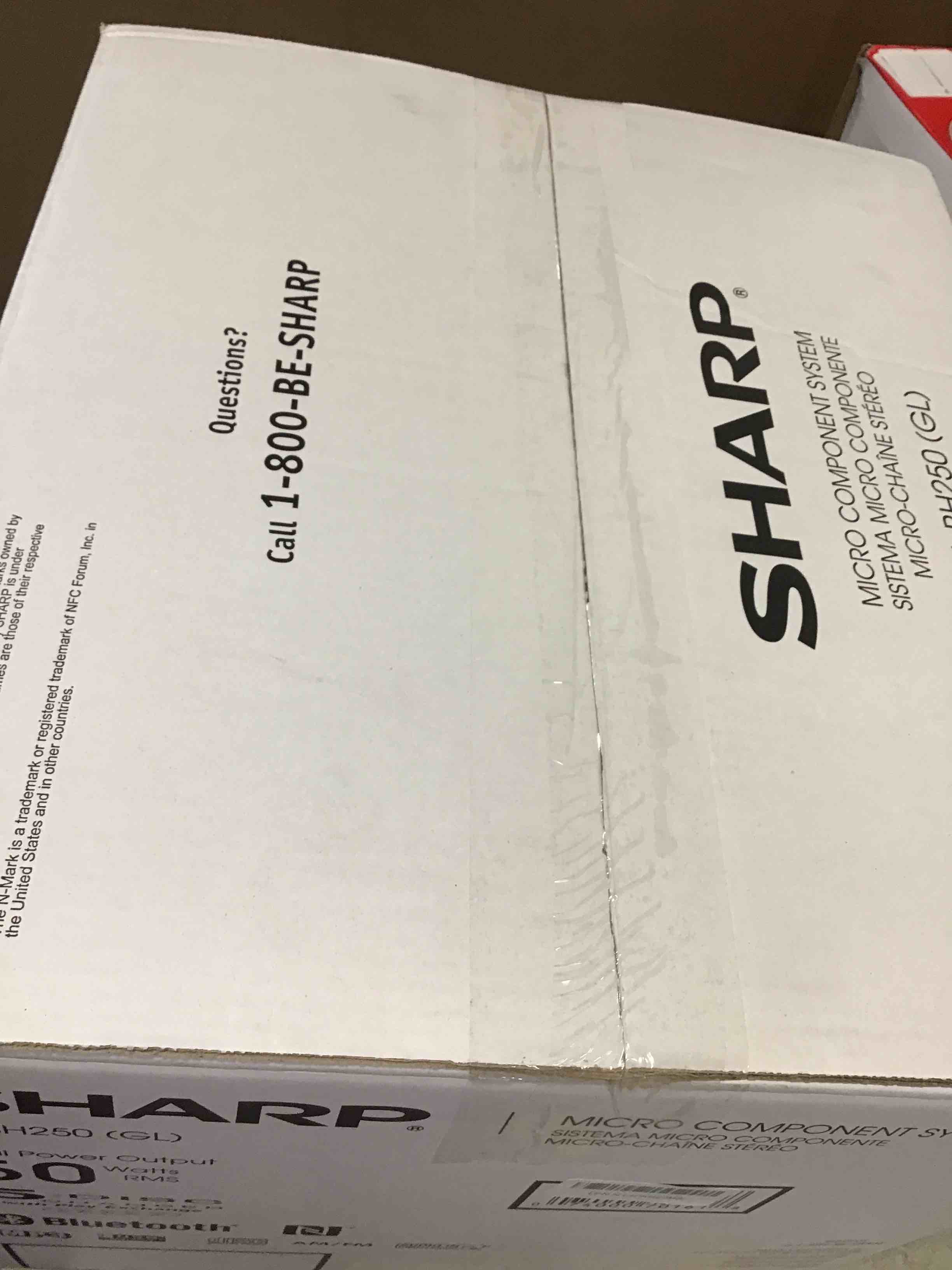 https://s3.amazonaws.com/lotting-images-prod/bidfta/PNK2269690_1739554747825.jpeg