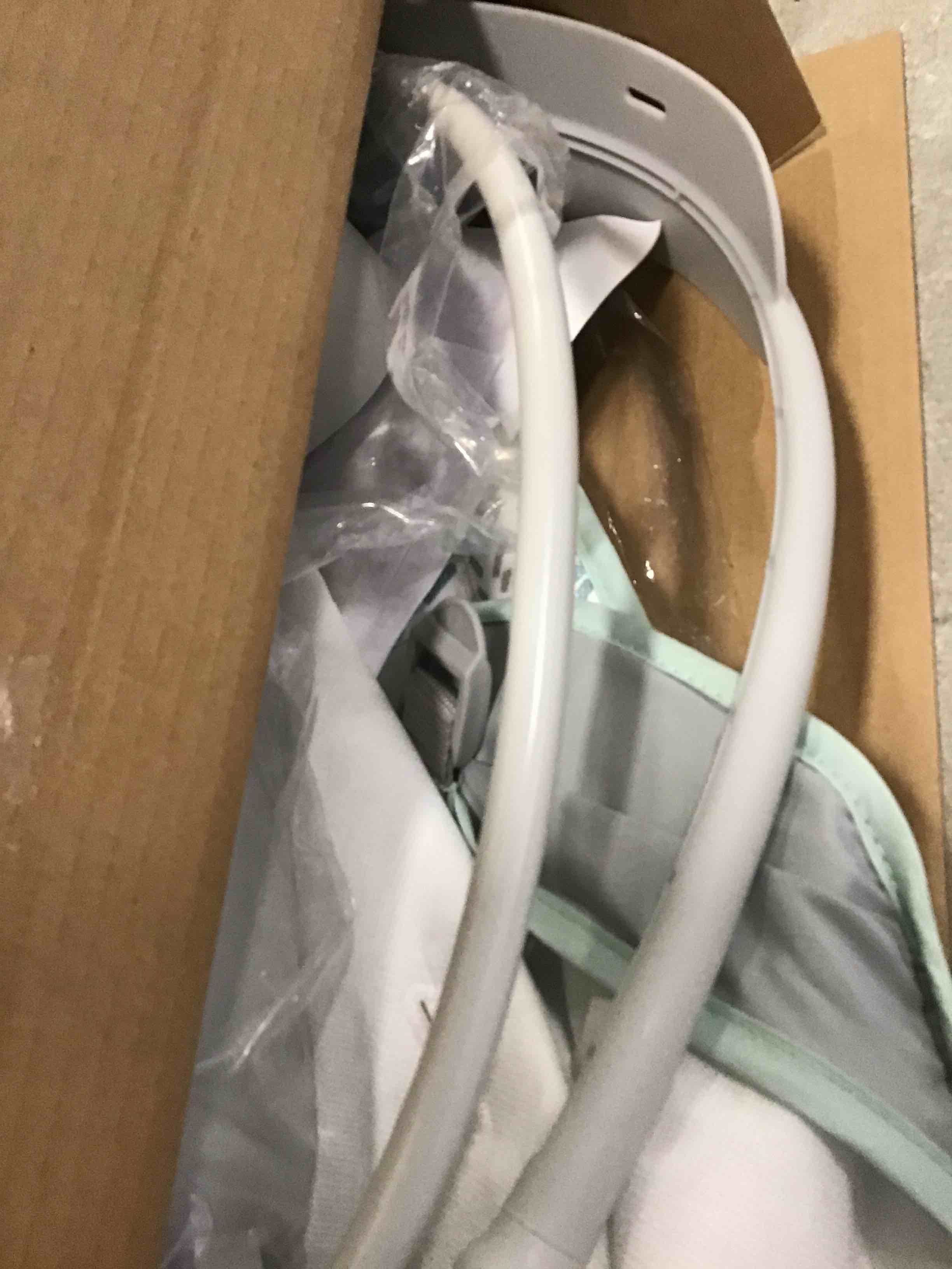 https://s3.amazonaws.com/lotting-images-prod/bidfta/PNK2271562_1740676871411.jpeg