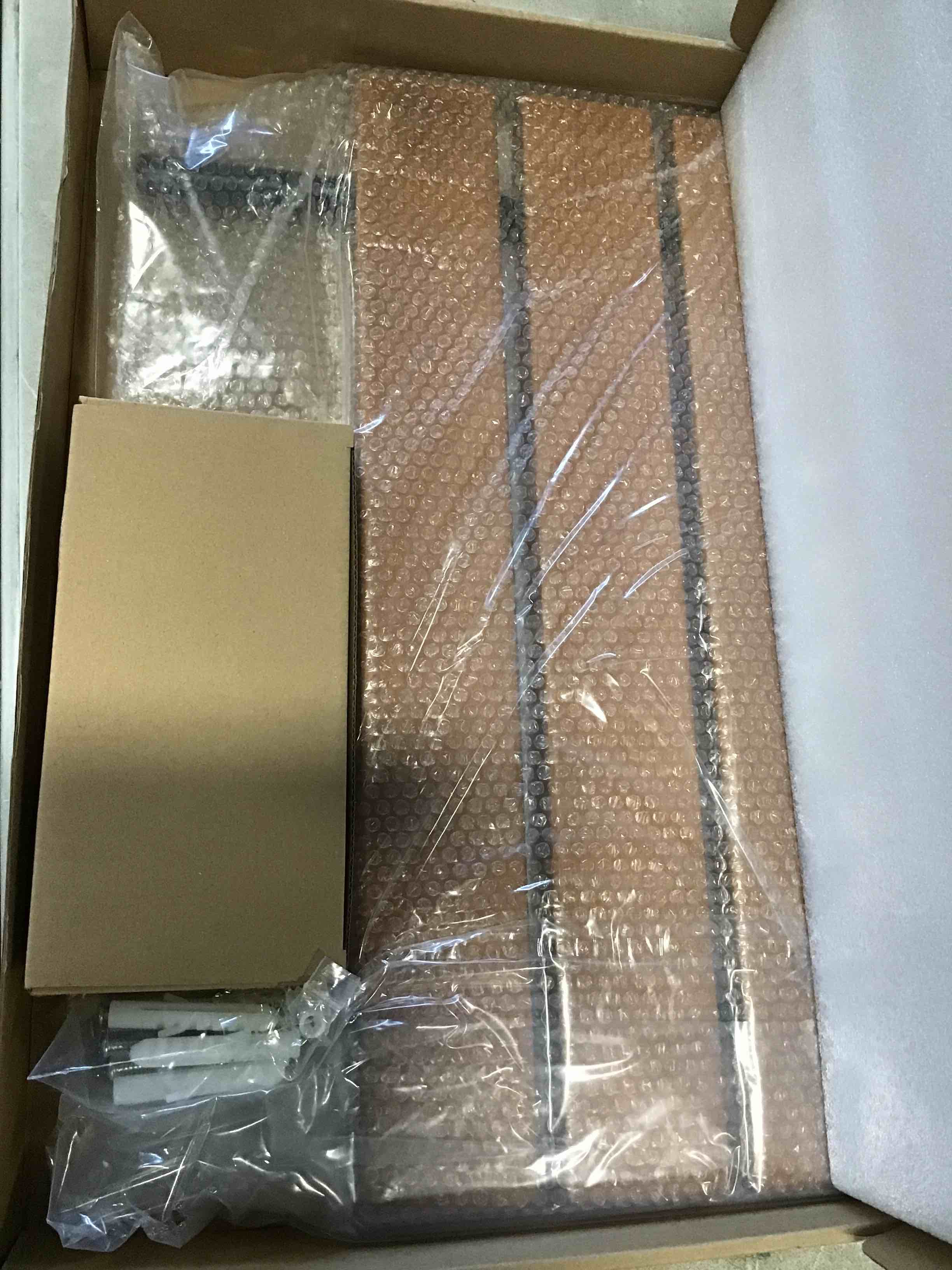 https://s3.amazonaws.com/lotting-images-prod/bidfta/PNK2271681_1741007070329.jpeg