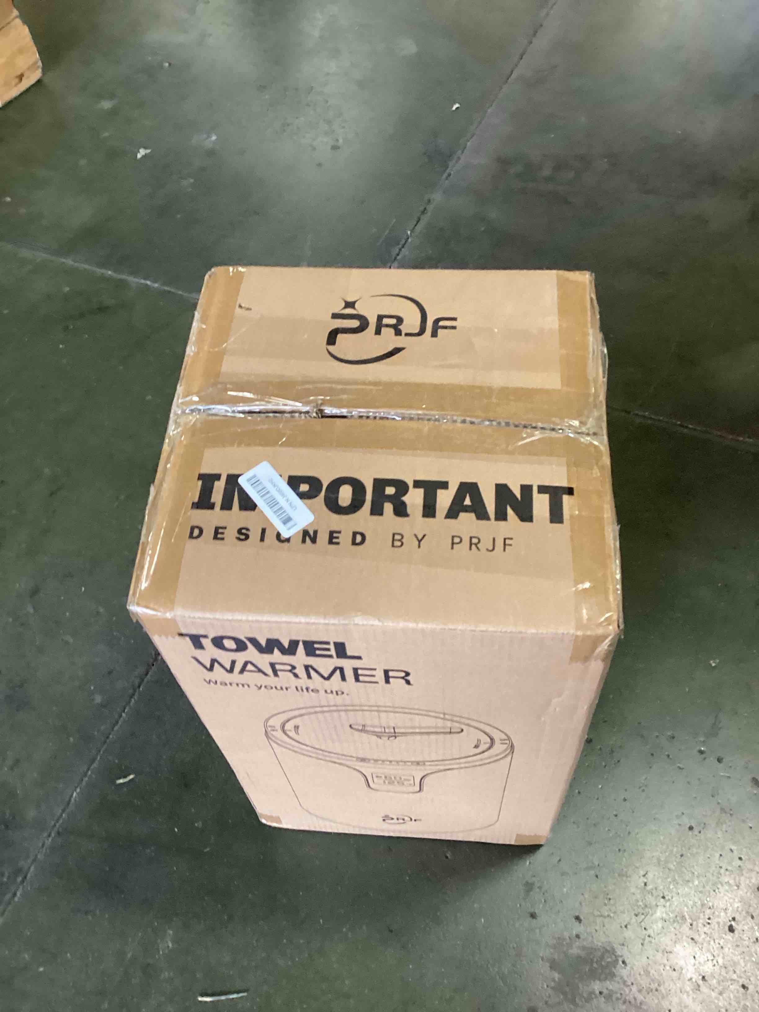 https://s3.amazonaws.com/lotting-images-prod/bidfta/PNK2272212_1737478374041.jpeg